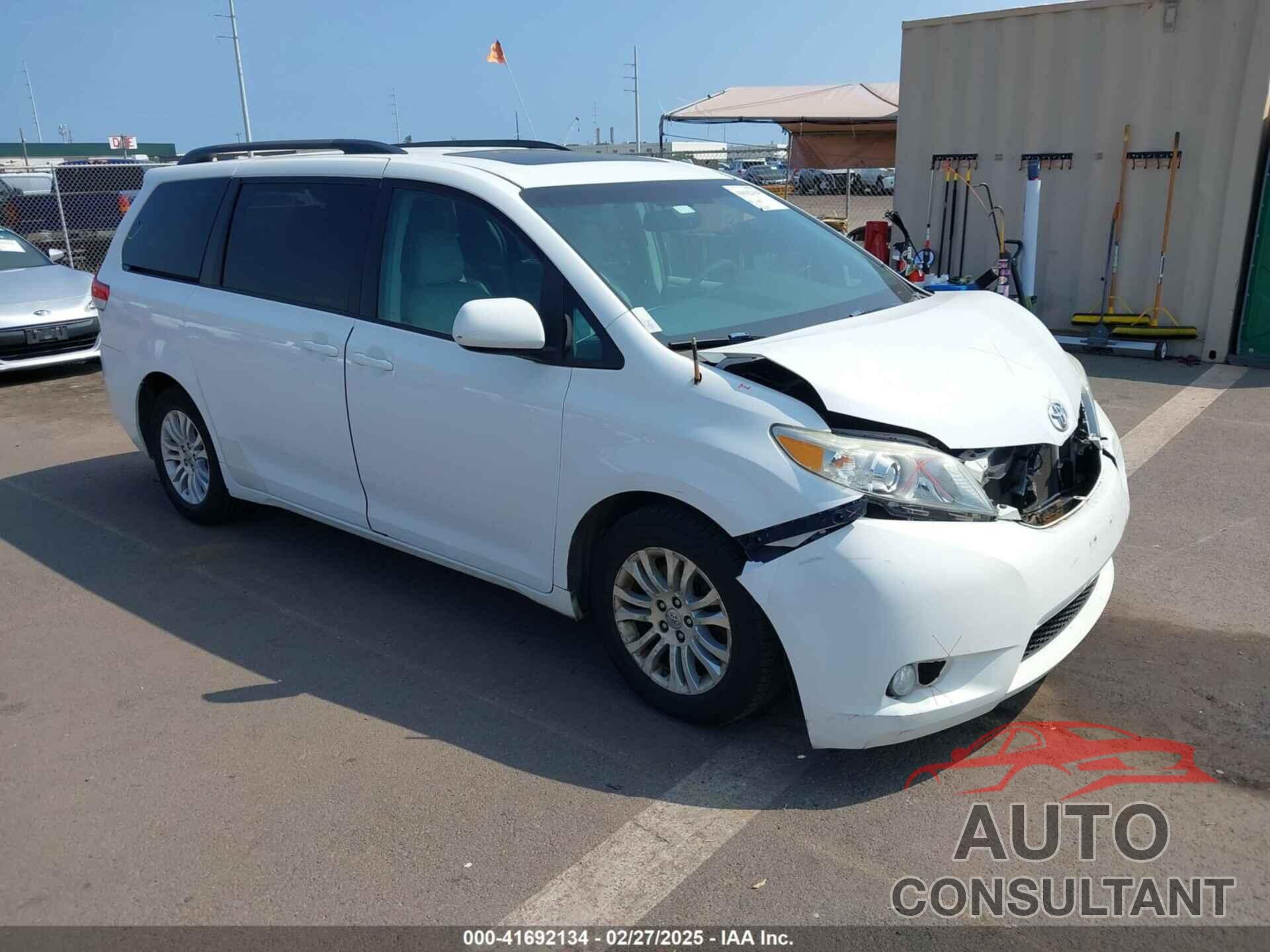 TOYOTA SIENNA 2014 - 5TDYK3DC1ES429932