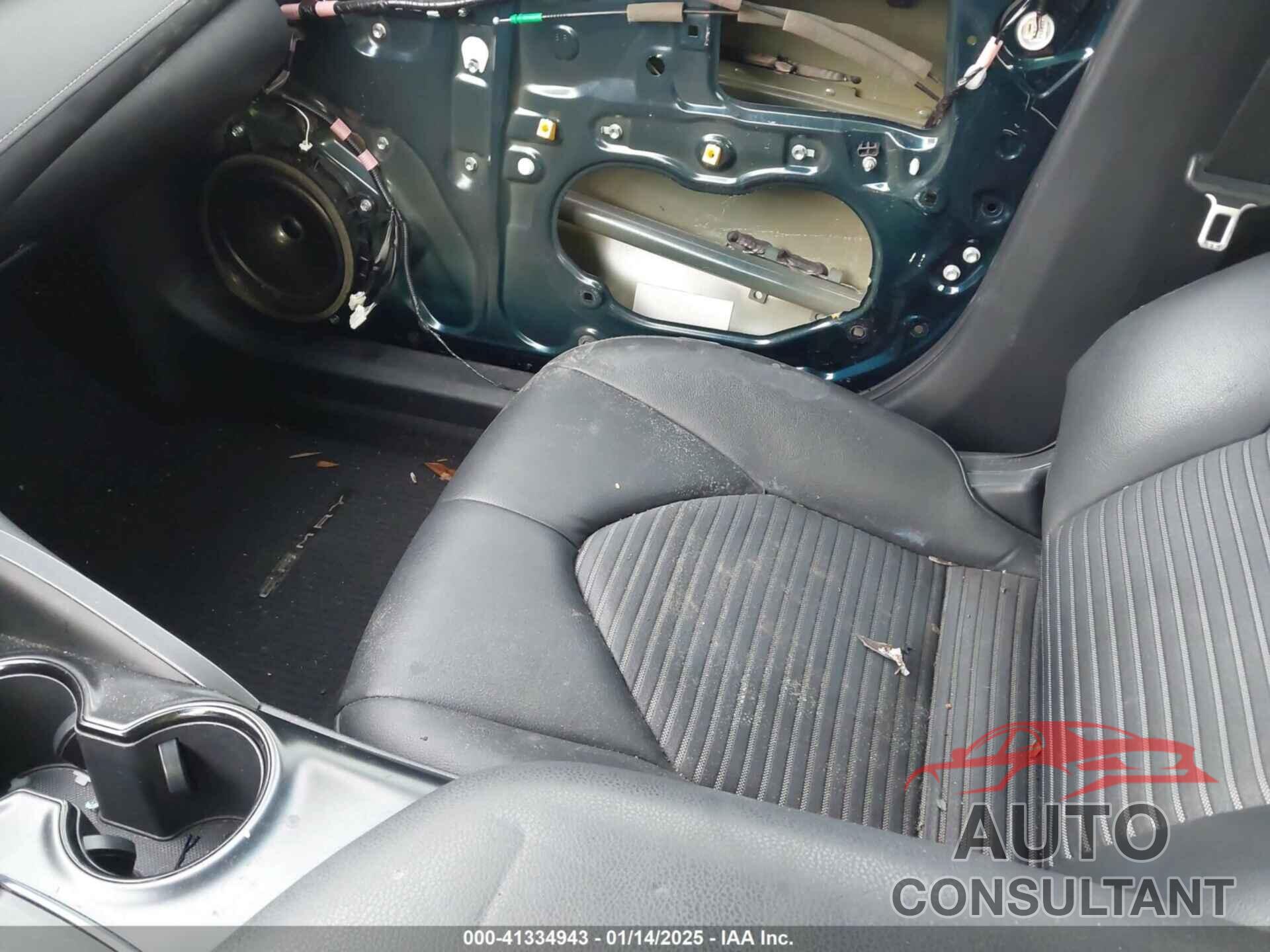 TOYOTA CAMRY 2018 - 4T1B11HK0JU598954