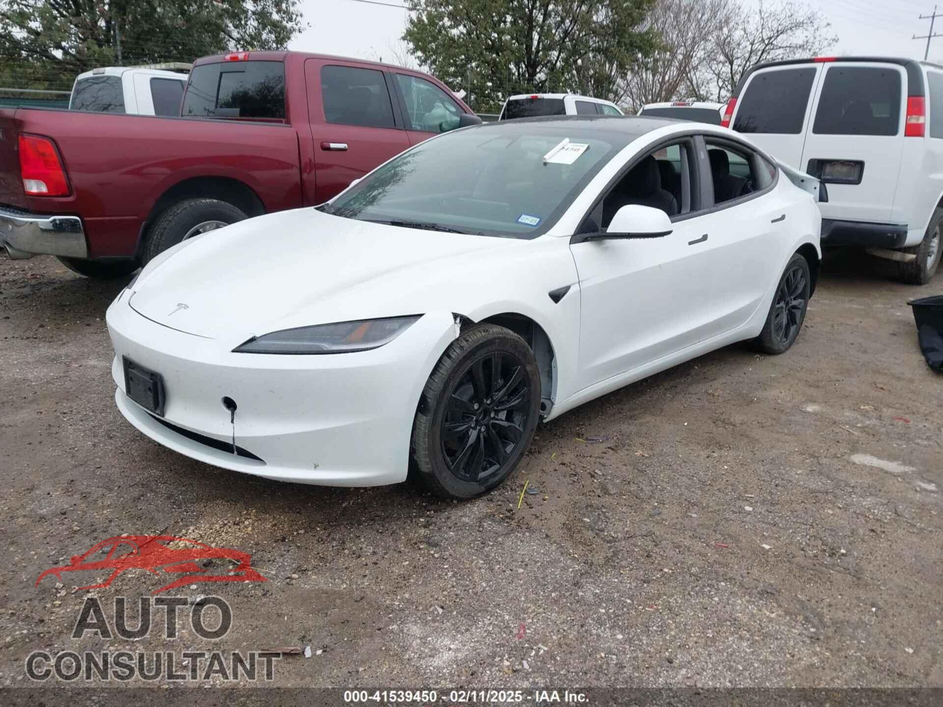 TESLA MODEL 3 2024 - 5YJ3E1EA9RF762392