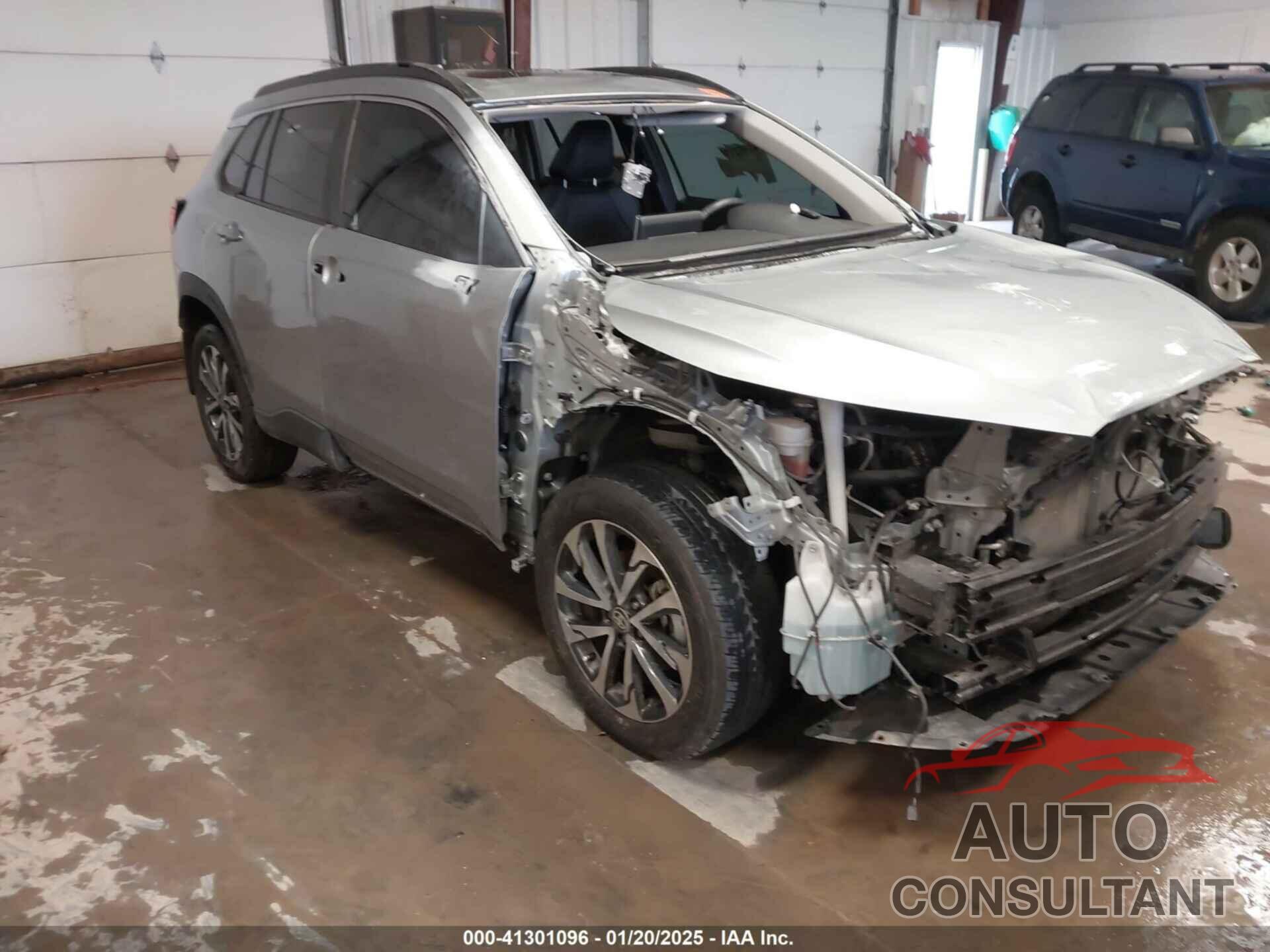 TOYOTA COROLLA CROSS 2023 - 7MUDAAAG6PV068252