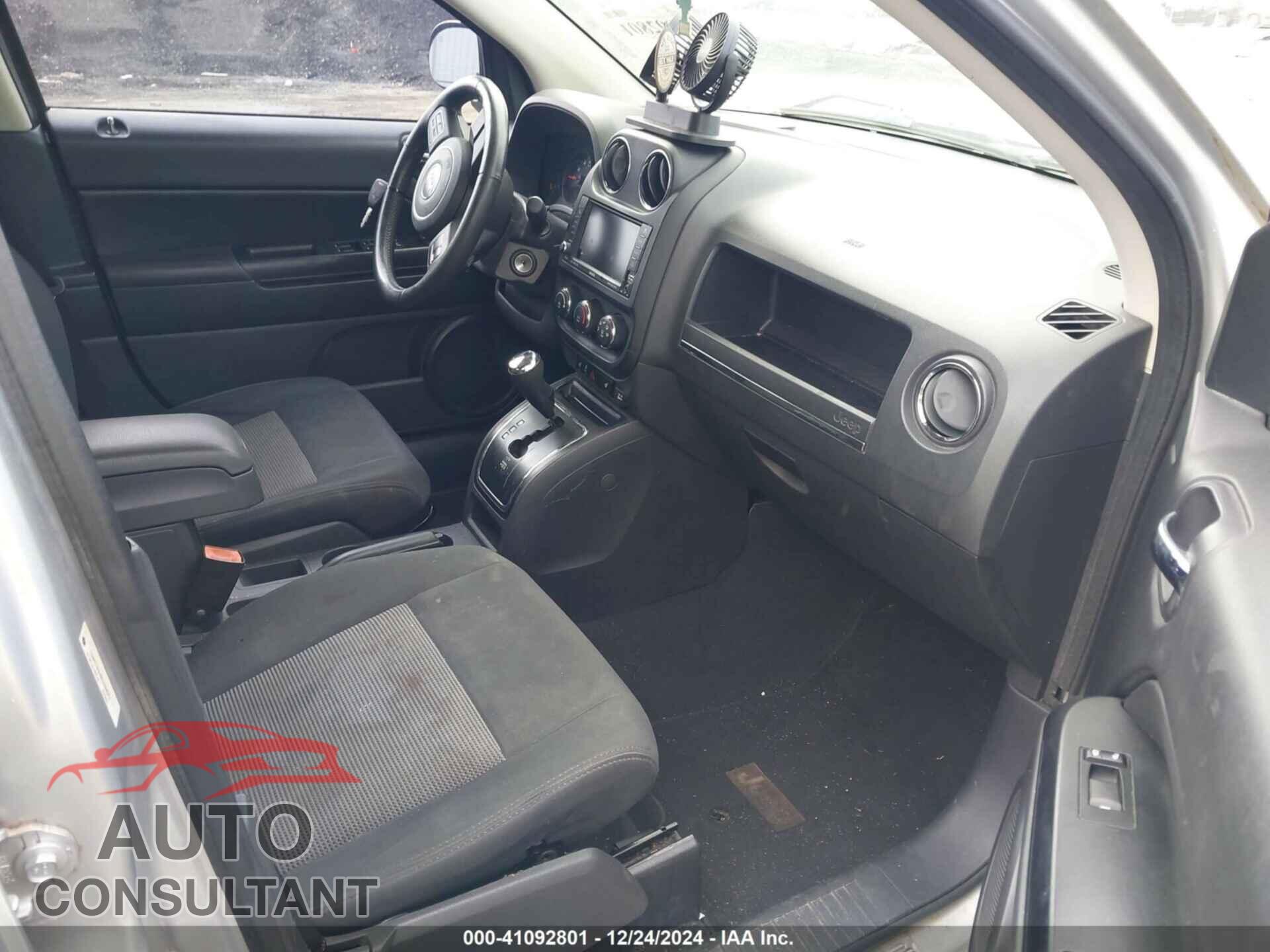 JEEP COMPASS 2011 - 1J4NT1FA4BD253573
