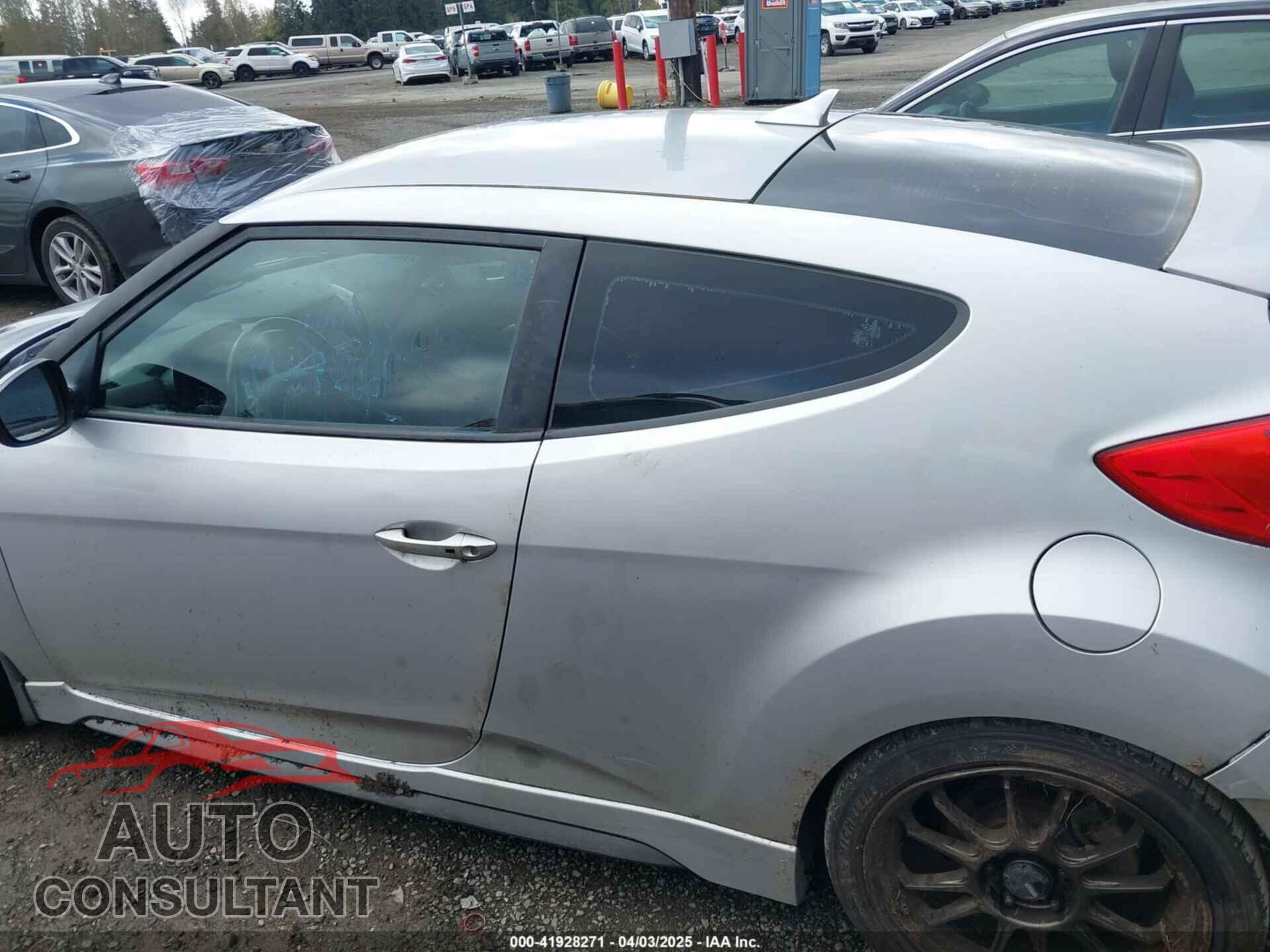 HYUNDAI VELOSTER 2013 - KMHTC6AE5DU174898