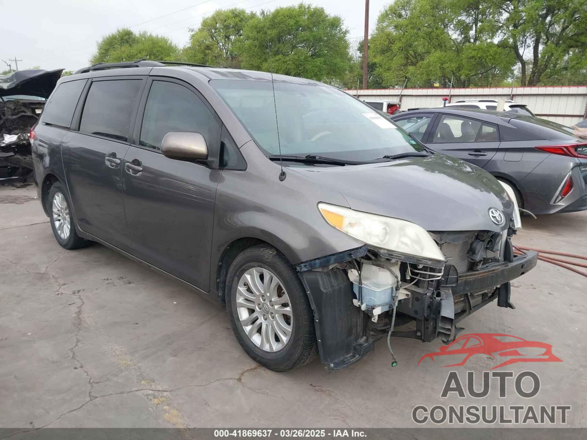 TOYOTA SIENNA 2011 - 5TDYK3DC1BS136012