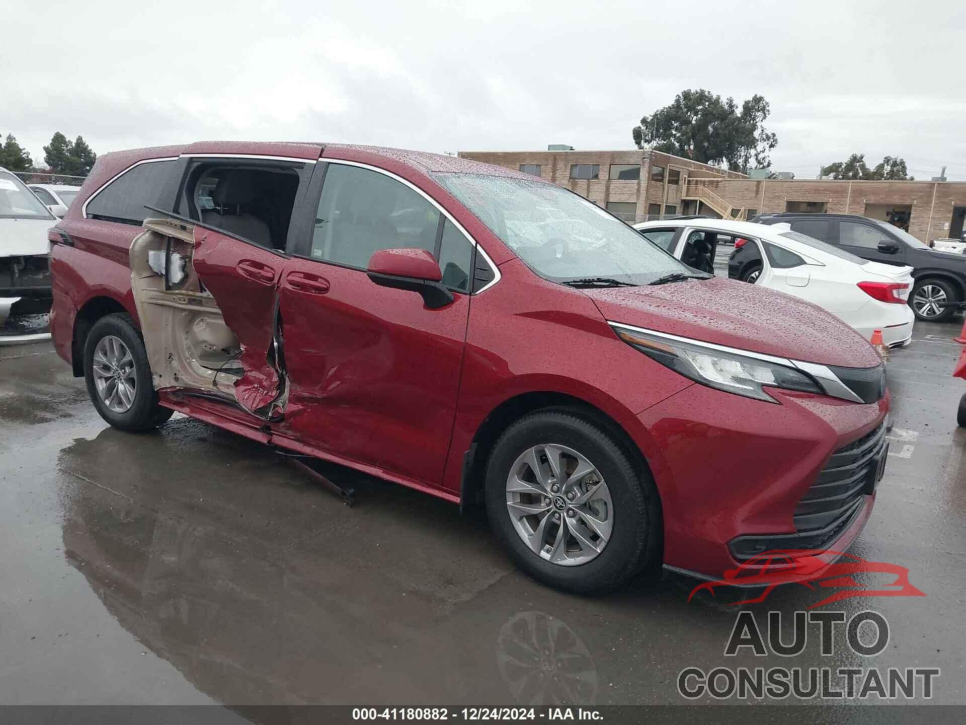 TOYOTA SIENNA 2022 - 5TDKRKEC4NS118263