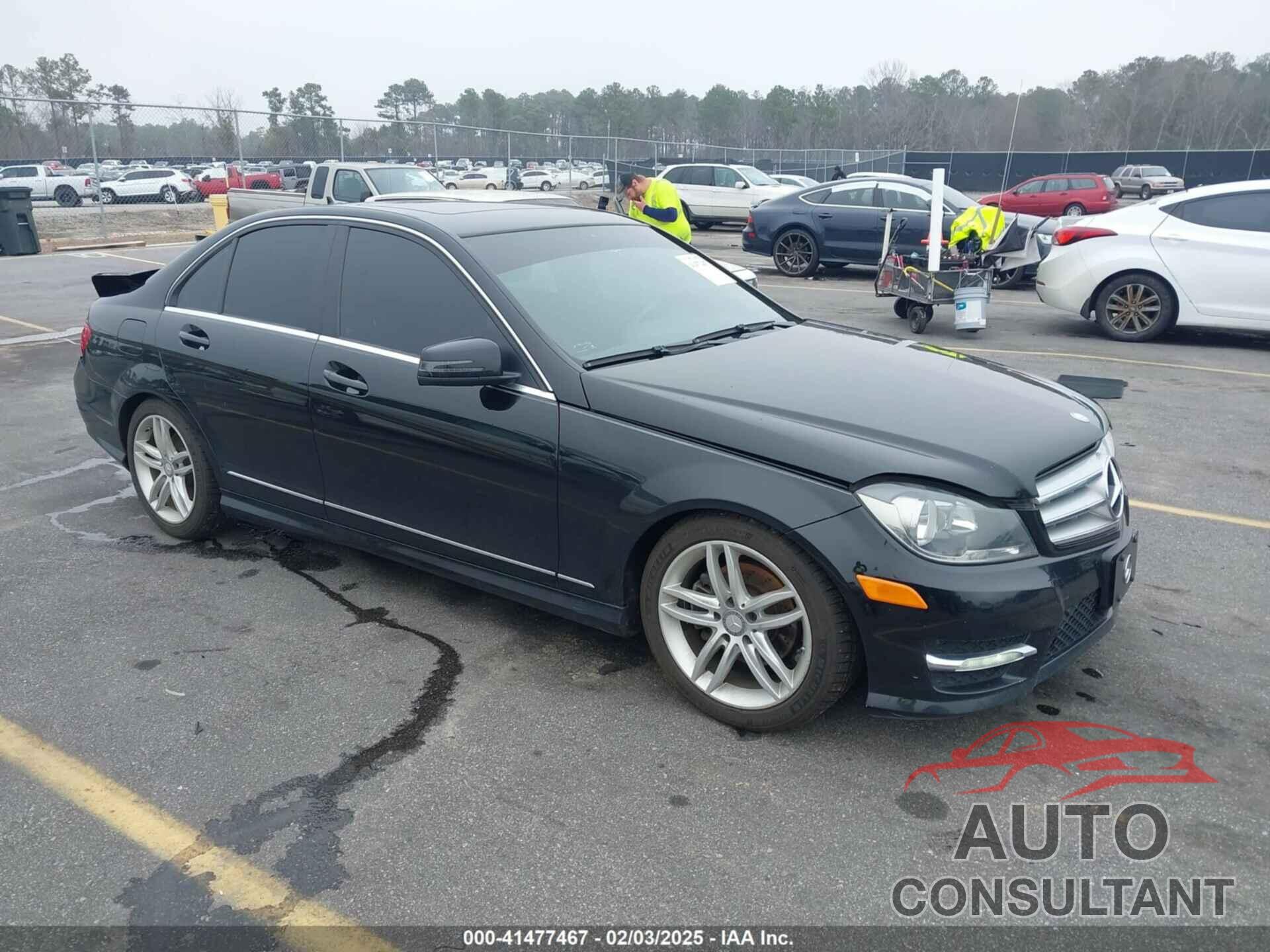 MERCEDES-BENZ C 300 2012 - WDDGF8BB1CR206105