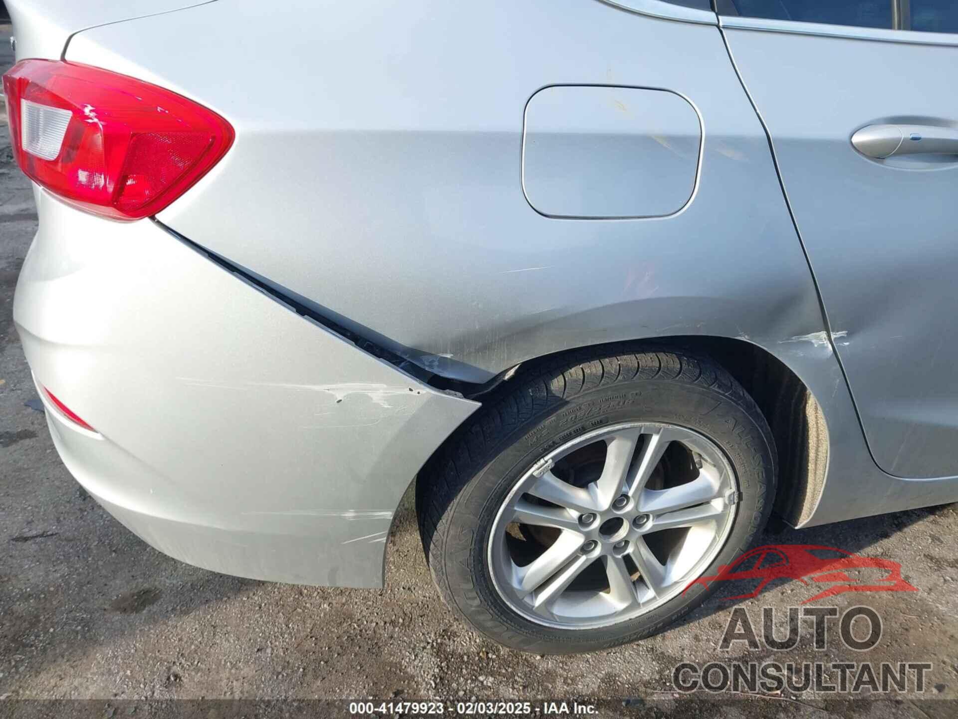 CHEVROLET CRUZE 2017 - 1G1BE5SM6H7137124