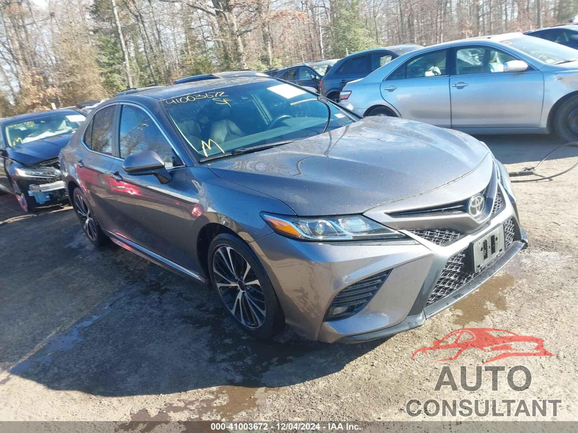 TOYOTA CAMRY 2018 - 4T1B11HK6JU618320