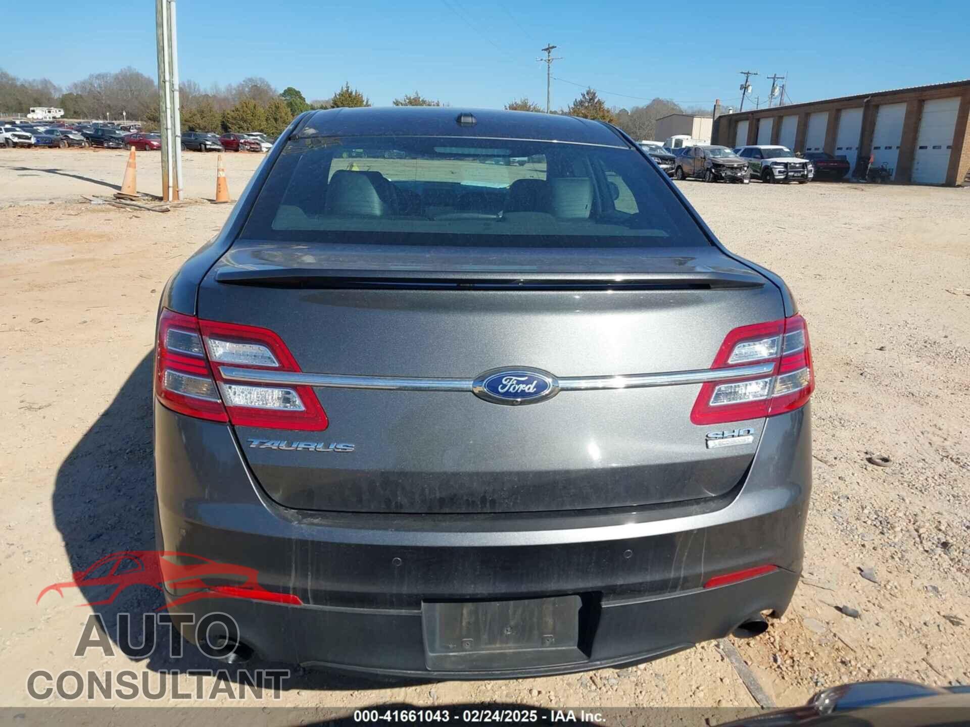 FORD TAURUS 2016 - 1FAHP2KT5GG143602