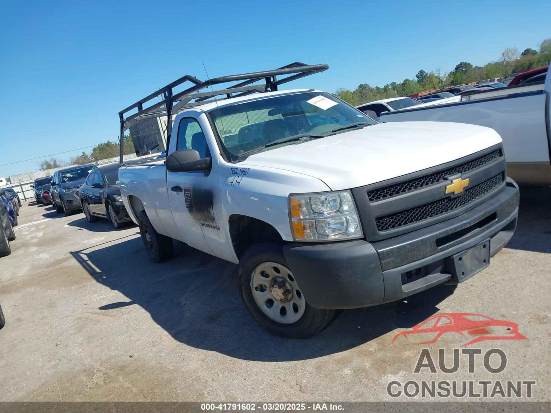 CHEVROLET SILVERADO 1500 2013 - 1GCNCPEX3DZ151623