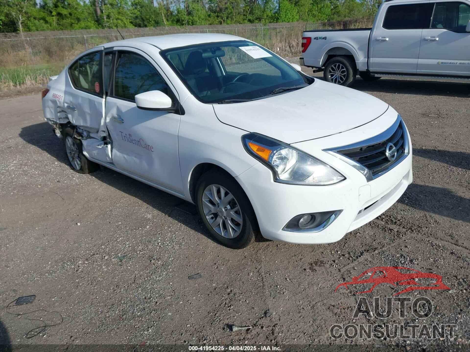 NISSAN VERSA 2019 - 3N1CN7AP1KL826612