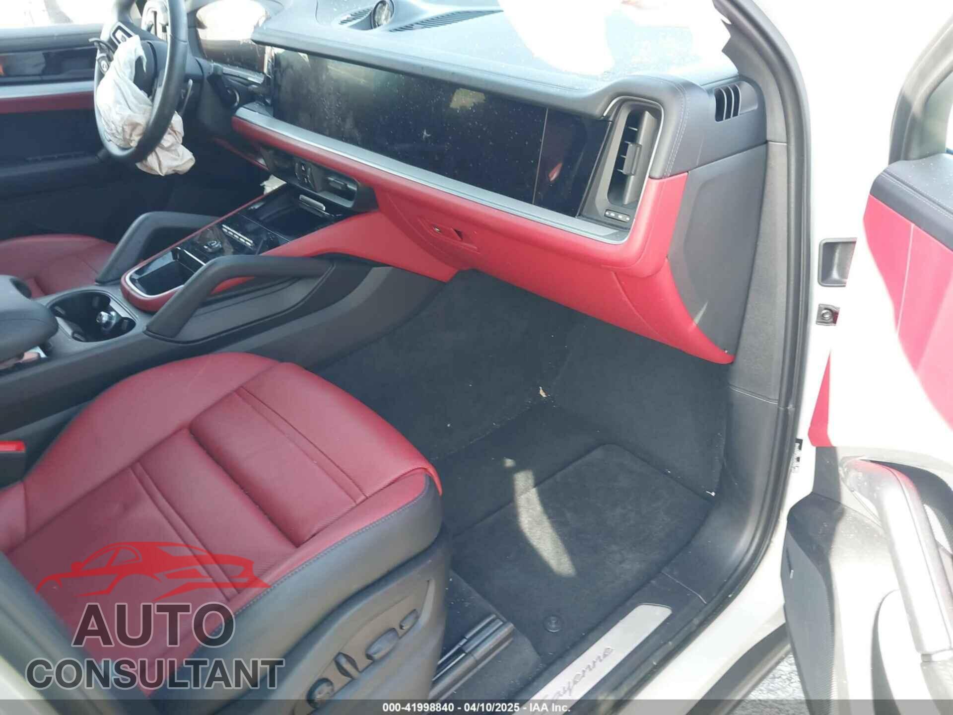 PORSCHE CAYENNE 2024 - WP1BA2AY9RDA55945