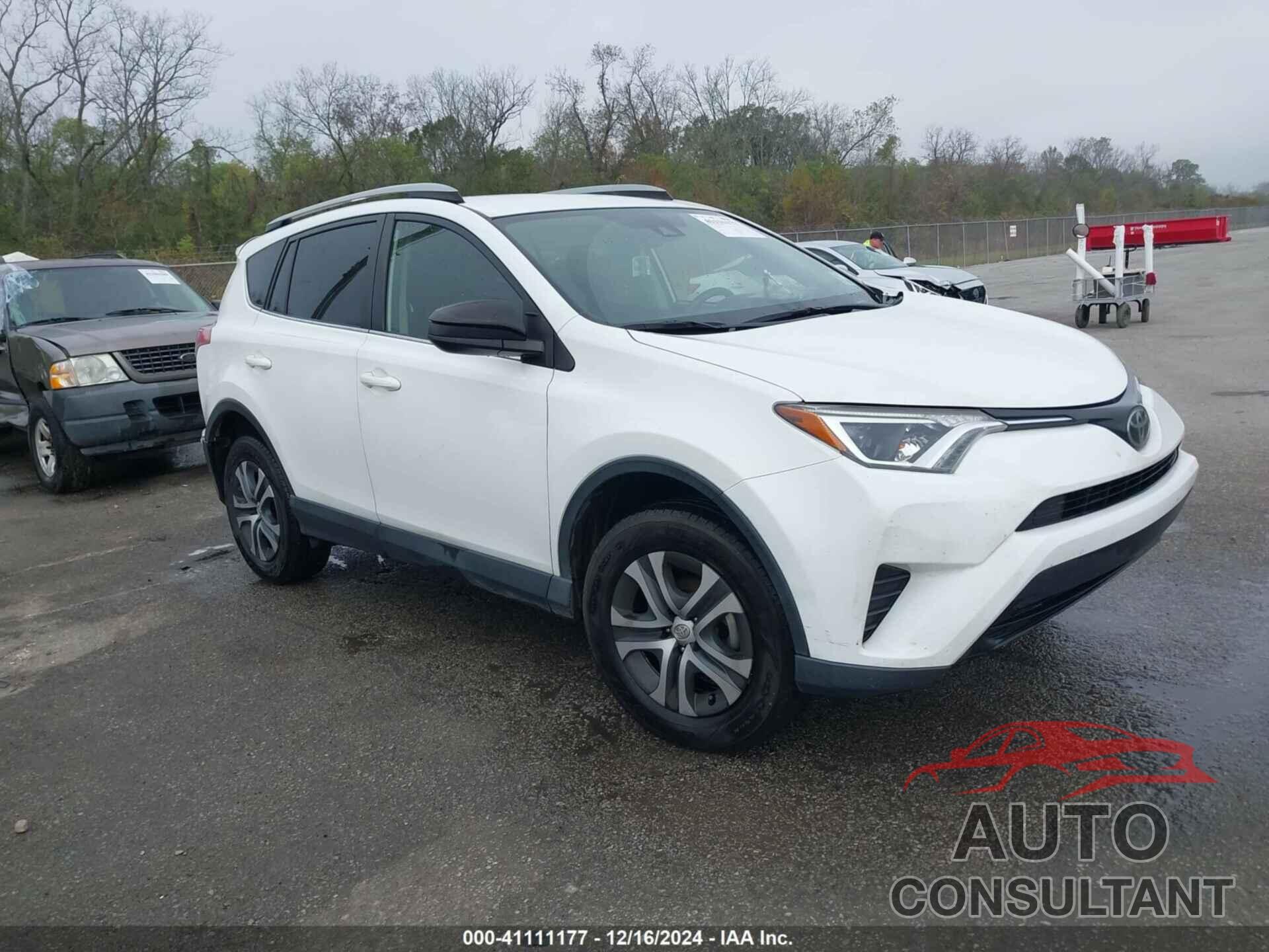 TOYOTA RAV4 2017 - JTMZFREV8HJ132850