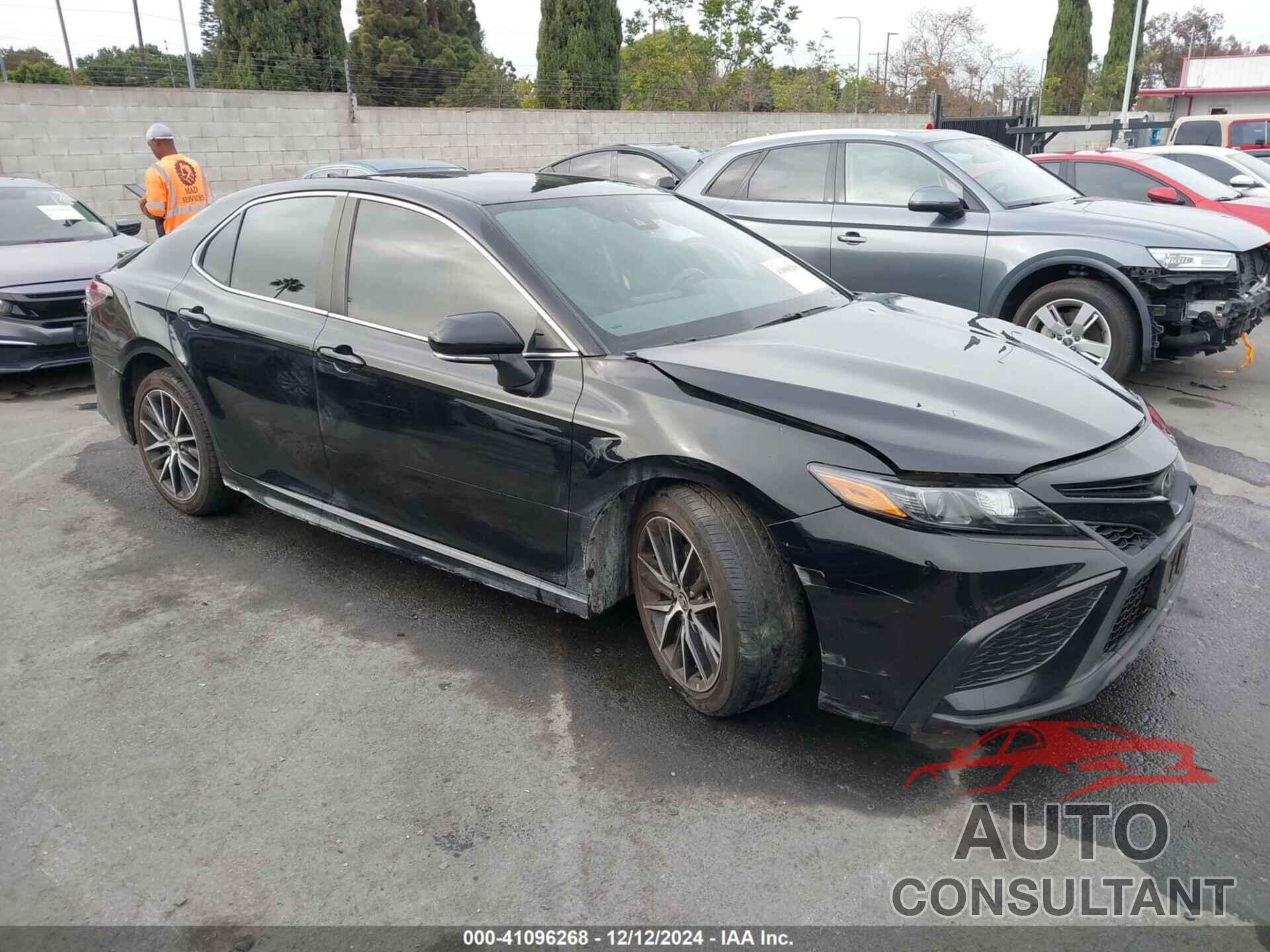 TOYOTA CAMRY 2022 - 4T1G11AK4NU044757