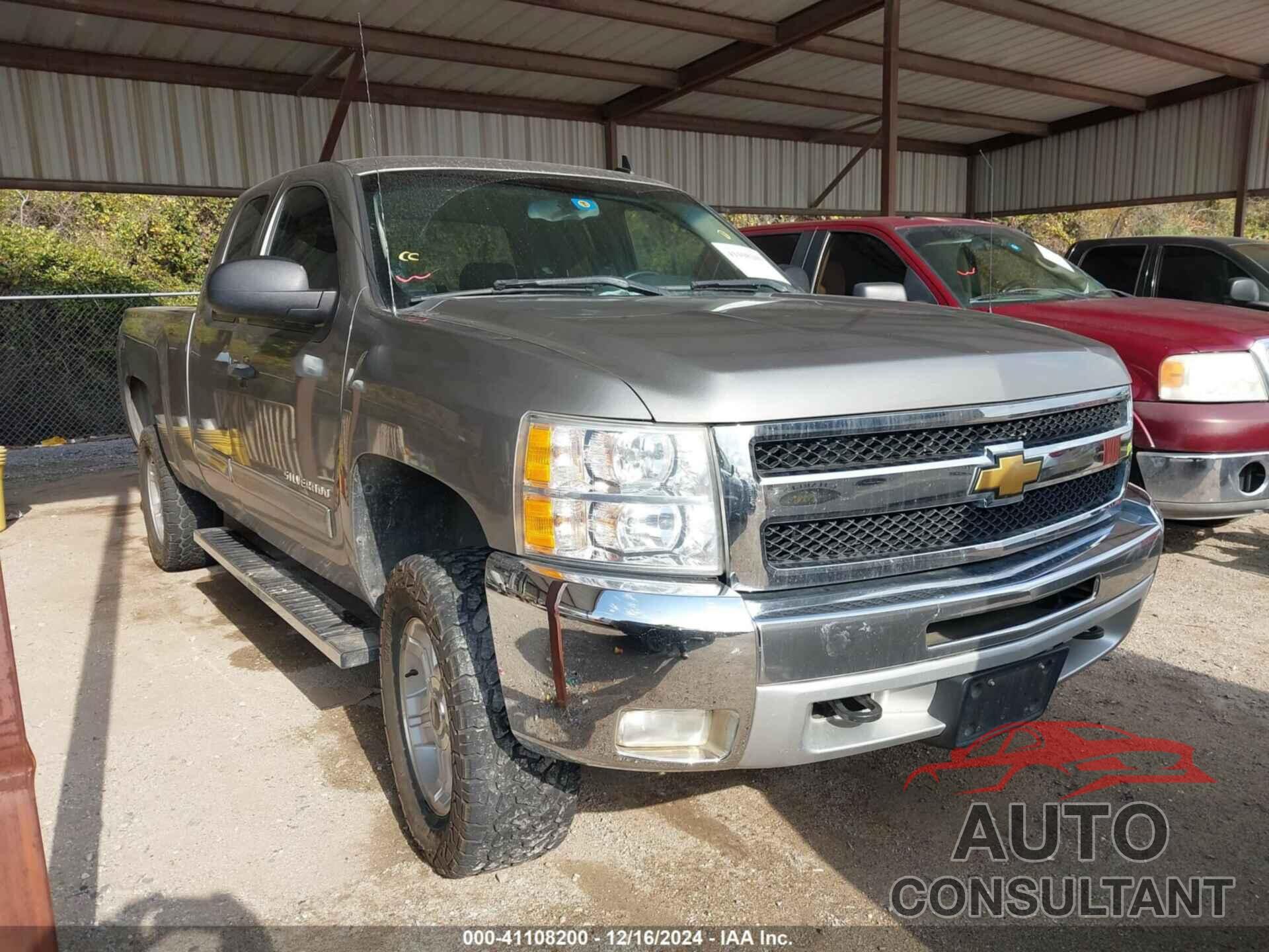 CHEVROLET SILVERADO 1500 2013 - 1GCRKSE76DZ268667