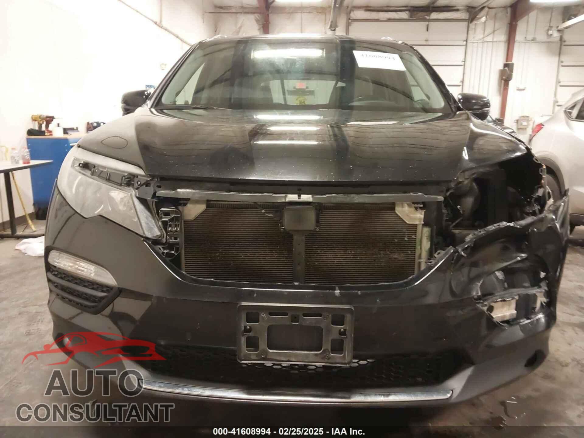 HONDA PILOT 2017 - 5FNYF6H97HB025160