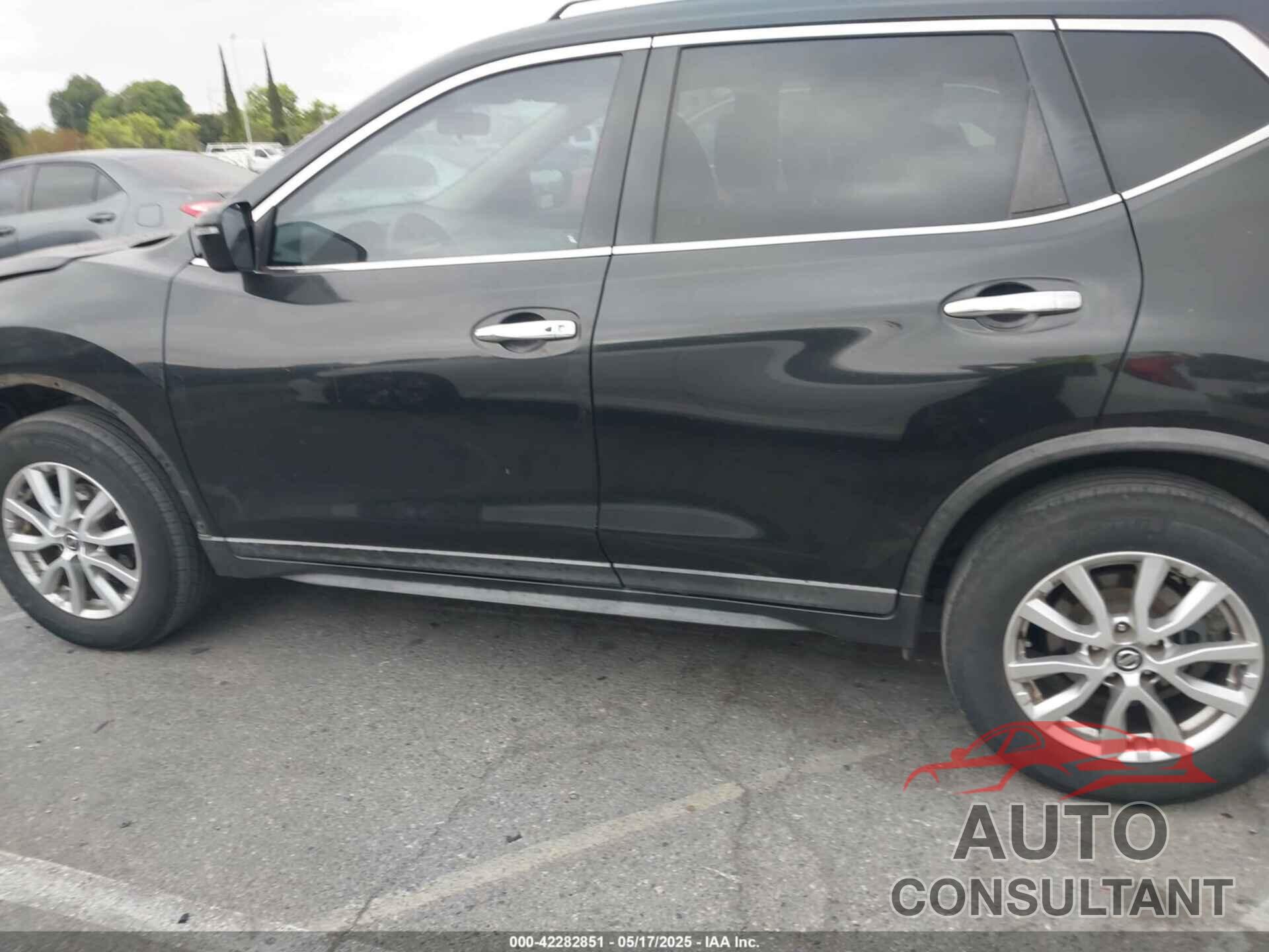 NISSAN ROGUE 2017 - KNMAT2MV6HP542218
