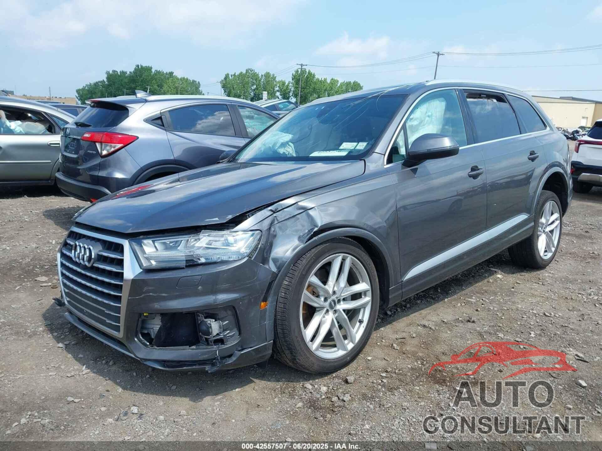 AUDI Q7 2018 - WA1VAAF75JD036199