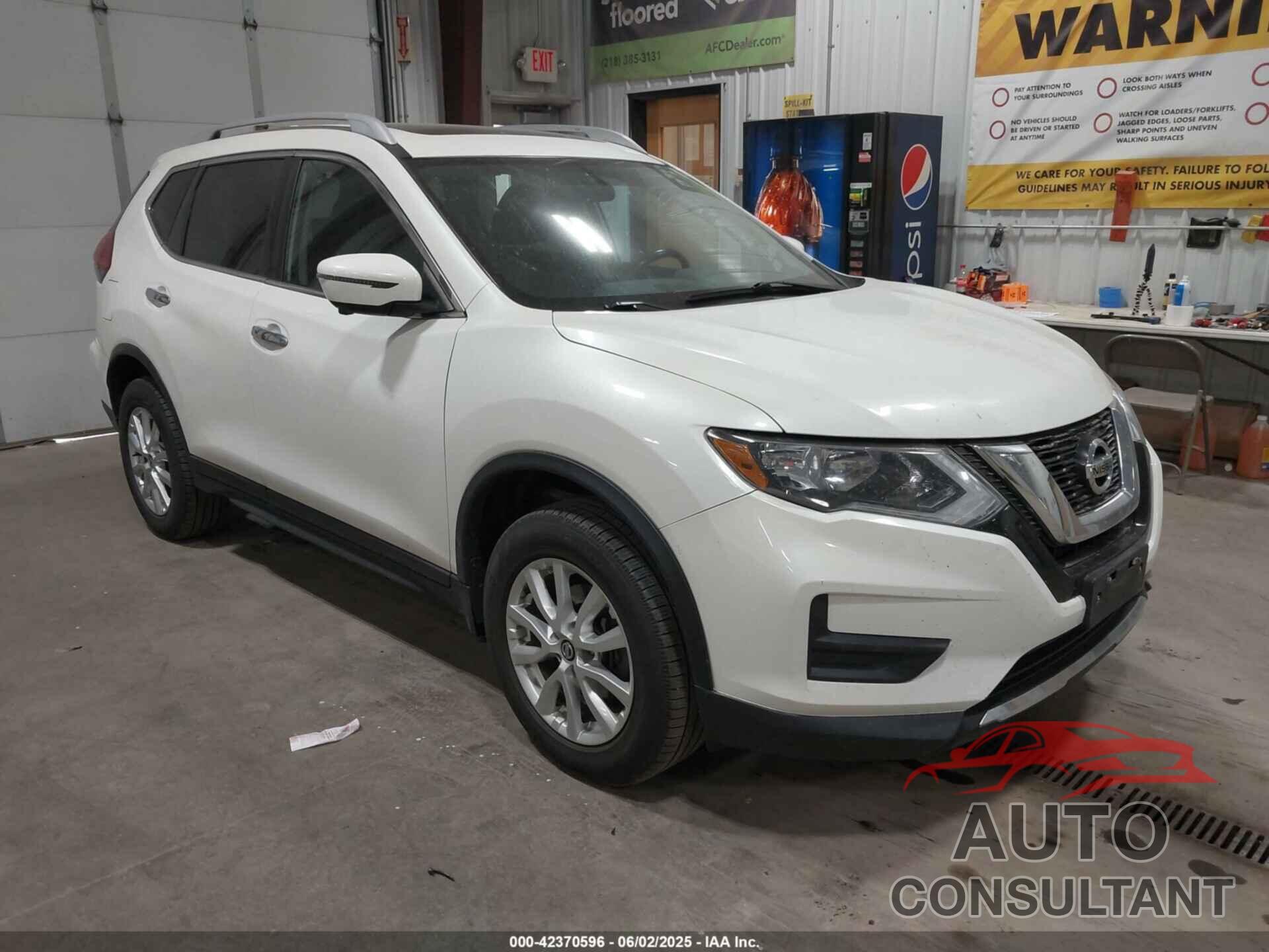 NISSAN ROGUE 2017 - 5N1AT2MV4HC798330