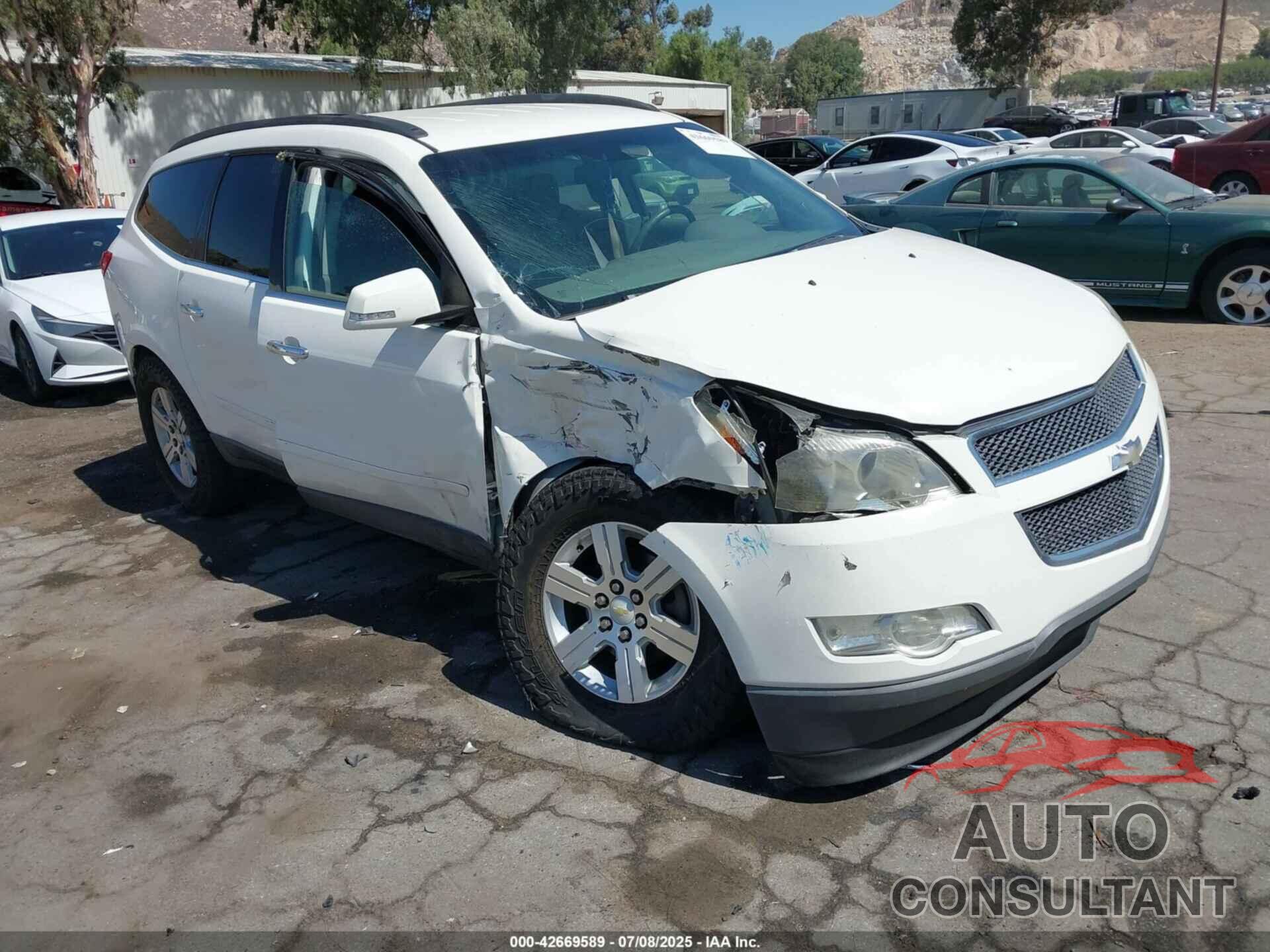 CHEVROLET TRAVERSE 2011 - 1GNKVGED5BJ131329