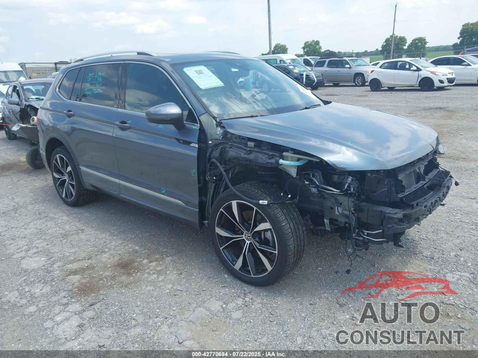 VOLKSWAGEN TIGUAN 2022 - 3VV4B7AX4NM136377