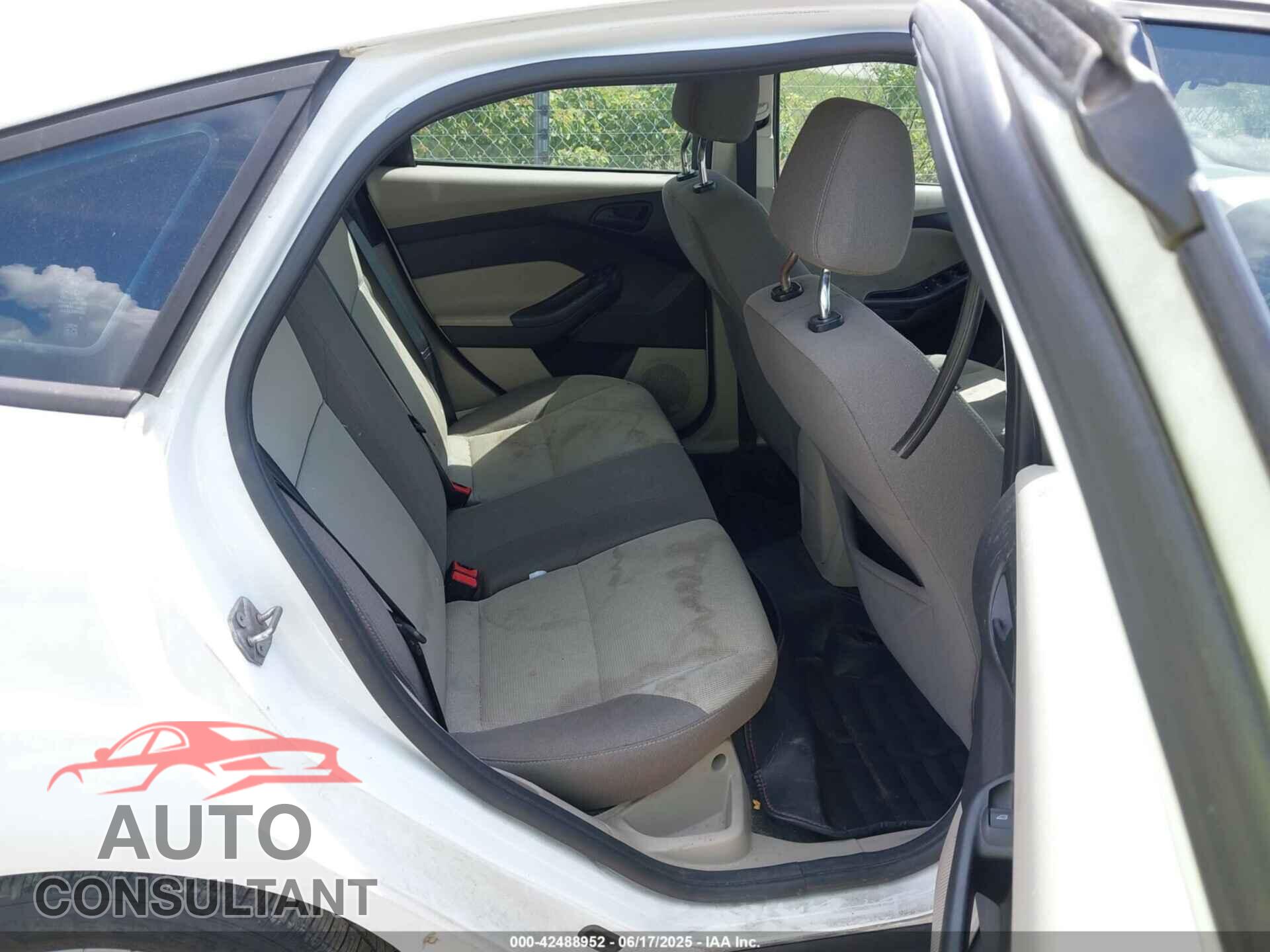 FORD FOCUS 2012 - 1FAHP3K29CL185687