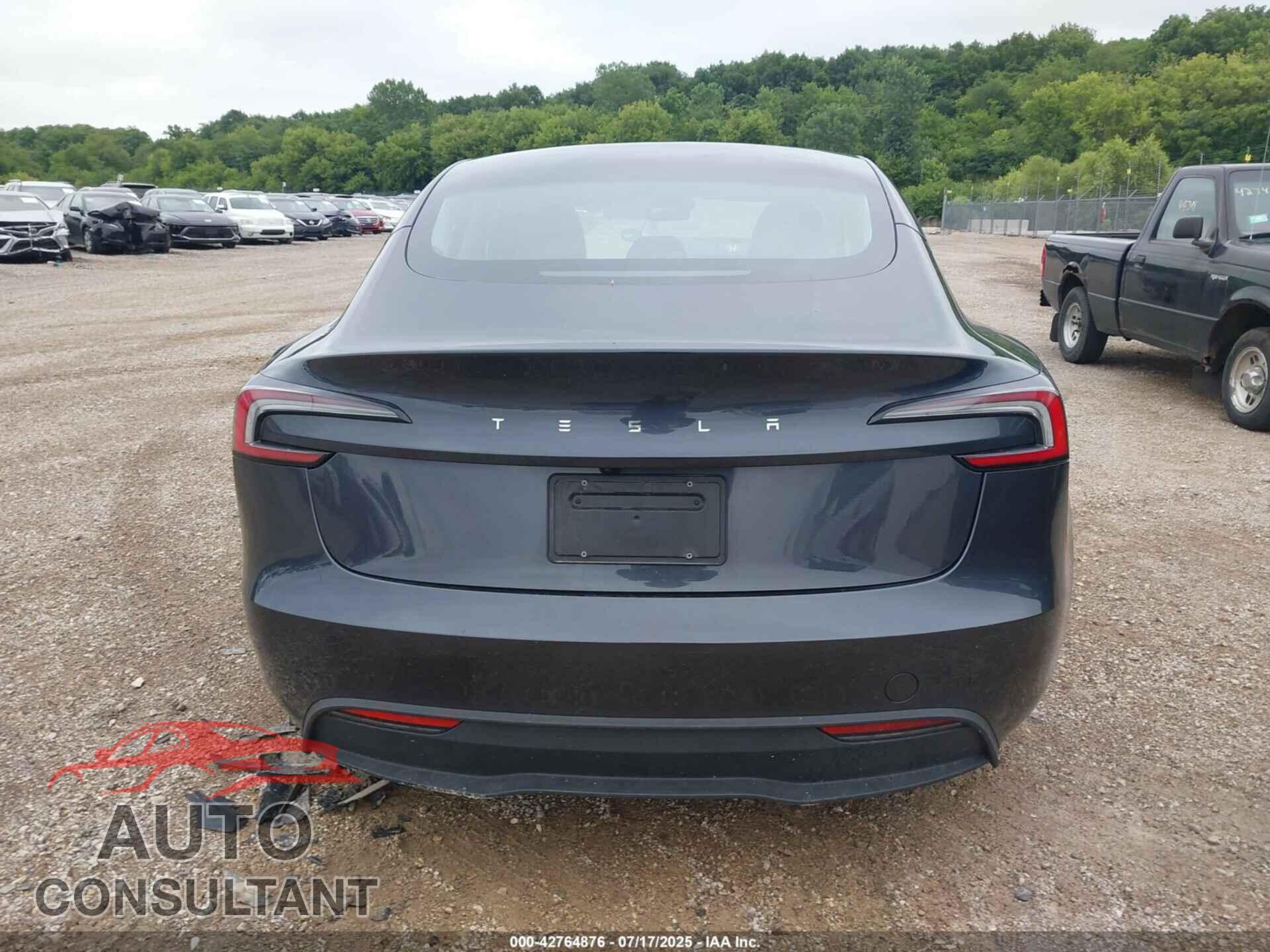 TESLA MODEL 3 2024 - 5YJ3E1EA3RF752201
