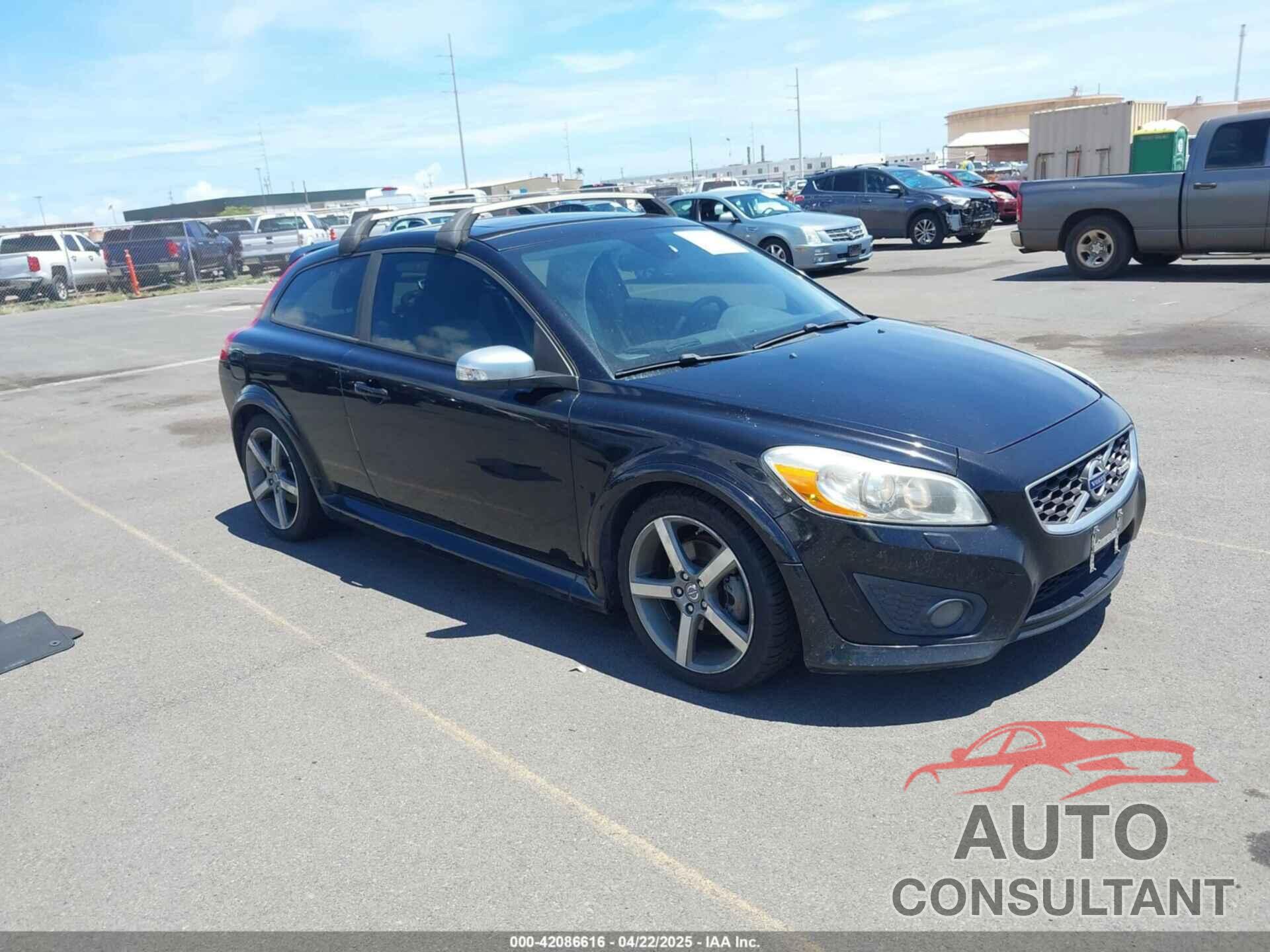 VOLVO C30 2011 - YV1672MK2B2192312