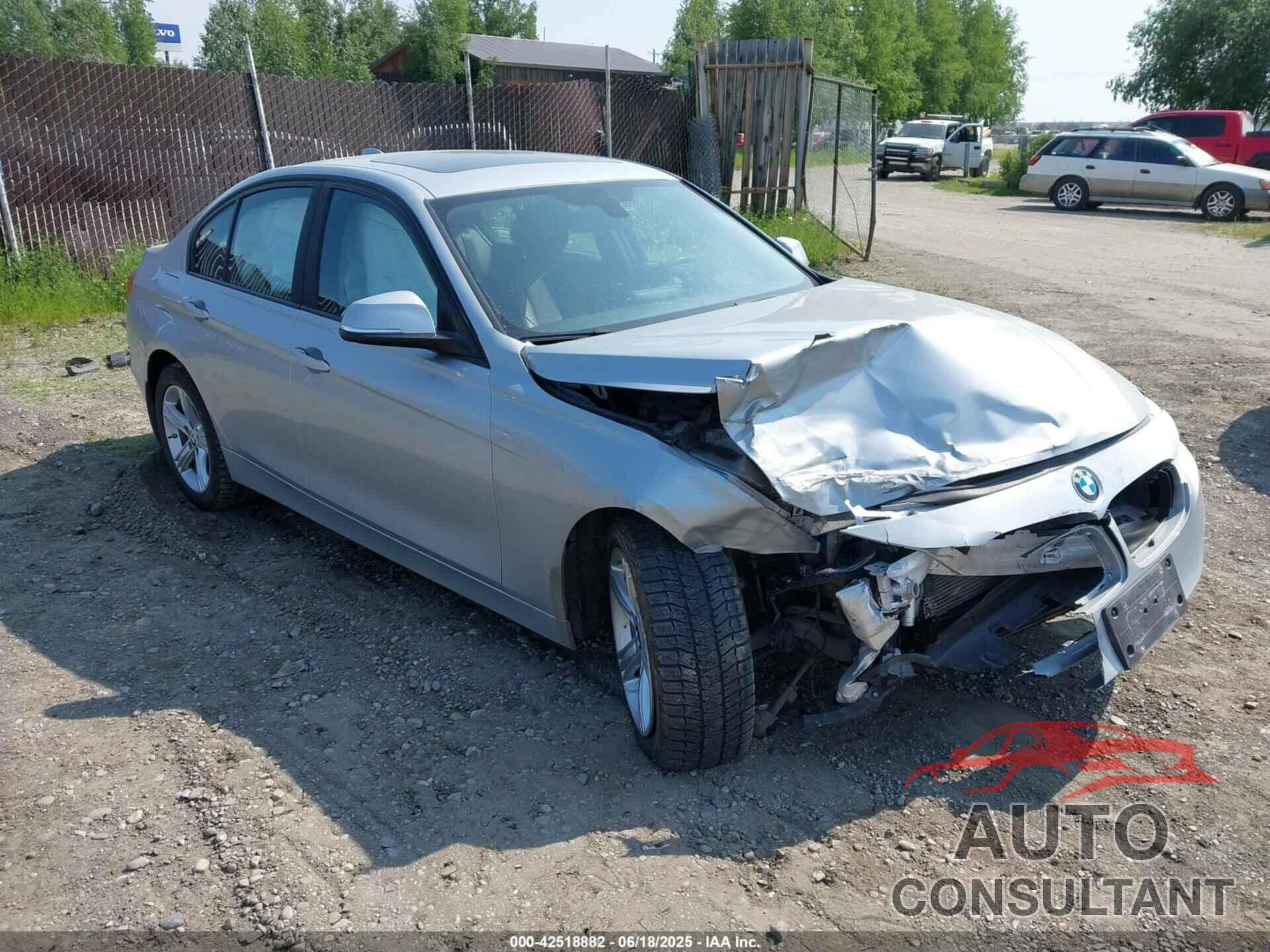 BMW 328I 2013 - WBA3B3C5XDJ976283