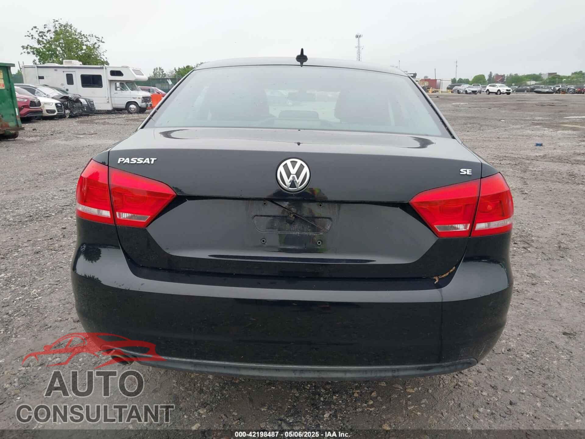 VOLKSWAGEN PASSAT 2013 - 1VWBP7A37DC121793
