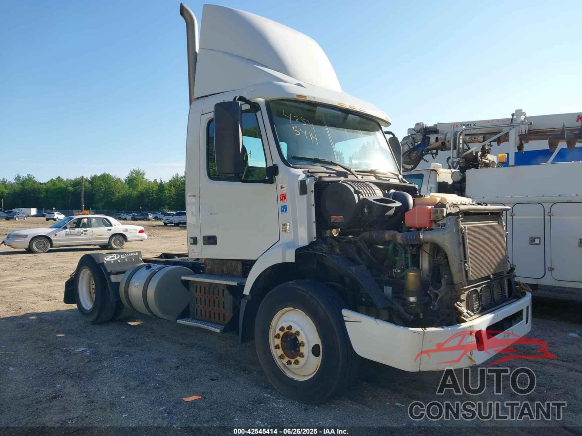 VOLVO VN 2016 - 4V4M19EGXGN937772