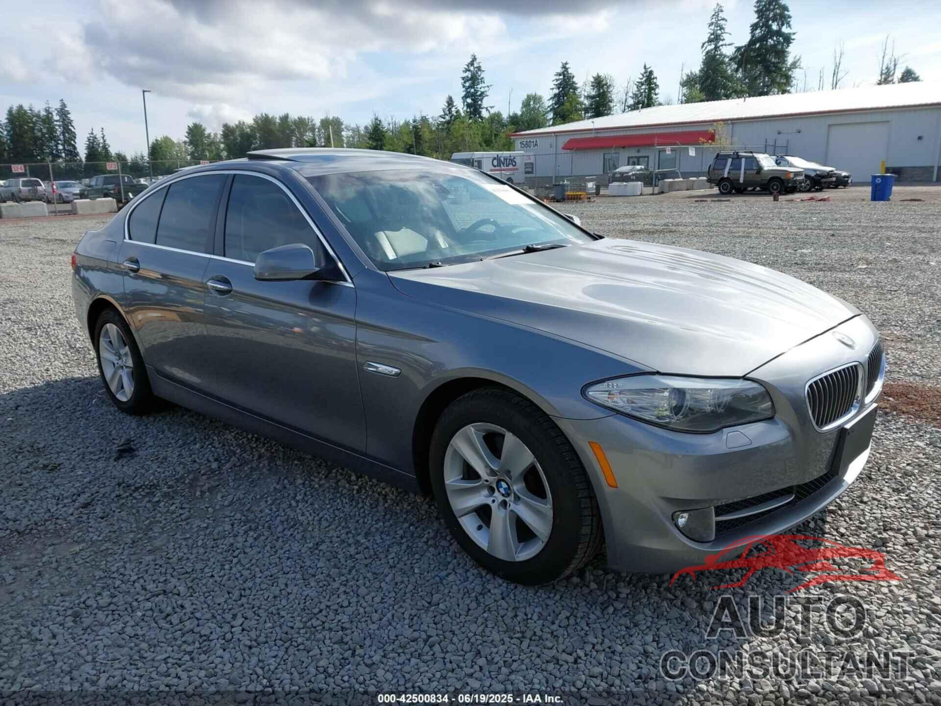 BMW 528I 2011 - WBAFR1C59BC742246
