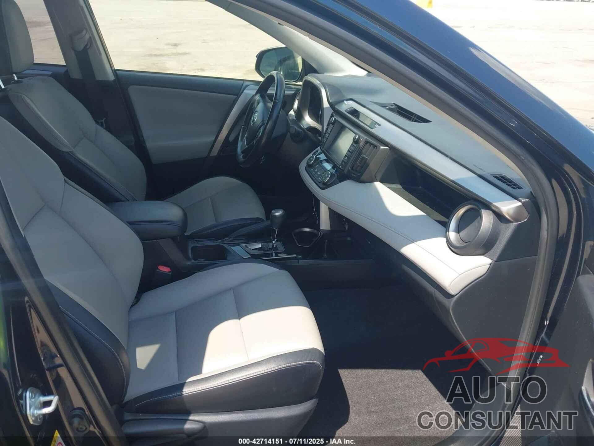 TOYOTA RAV4 2017 - JTMYFREV7HJ109166