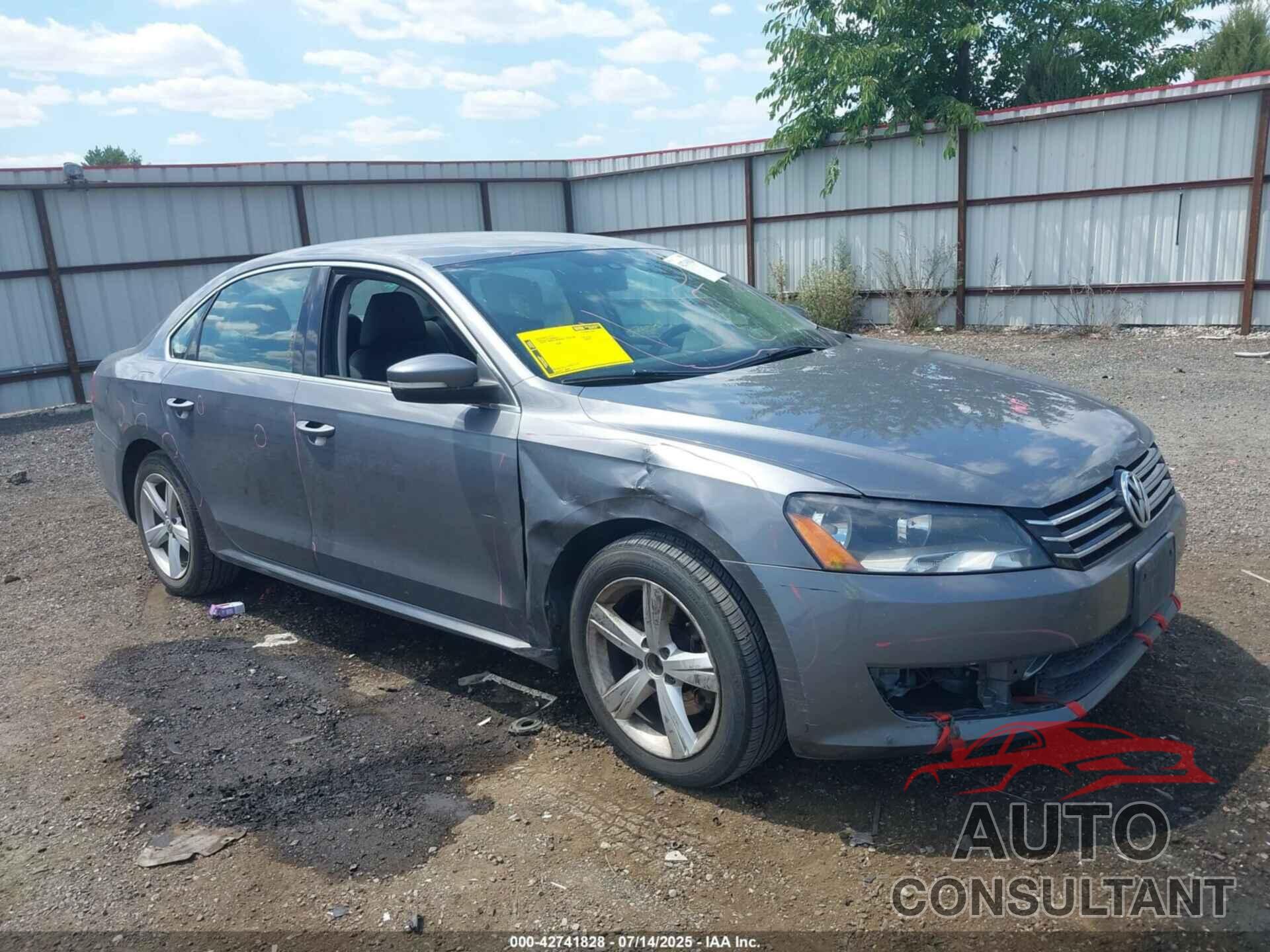 VOLKSWAGEN PASSAT 2013 - 1VWBP7A33DC065321