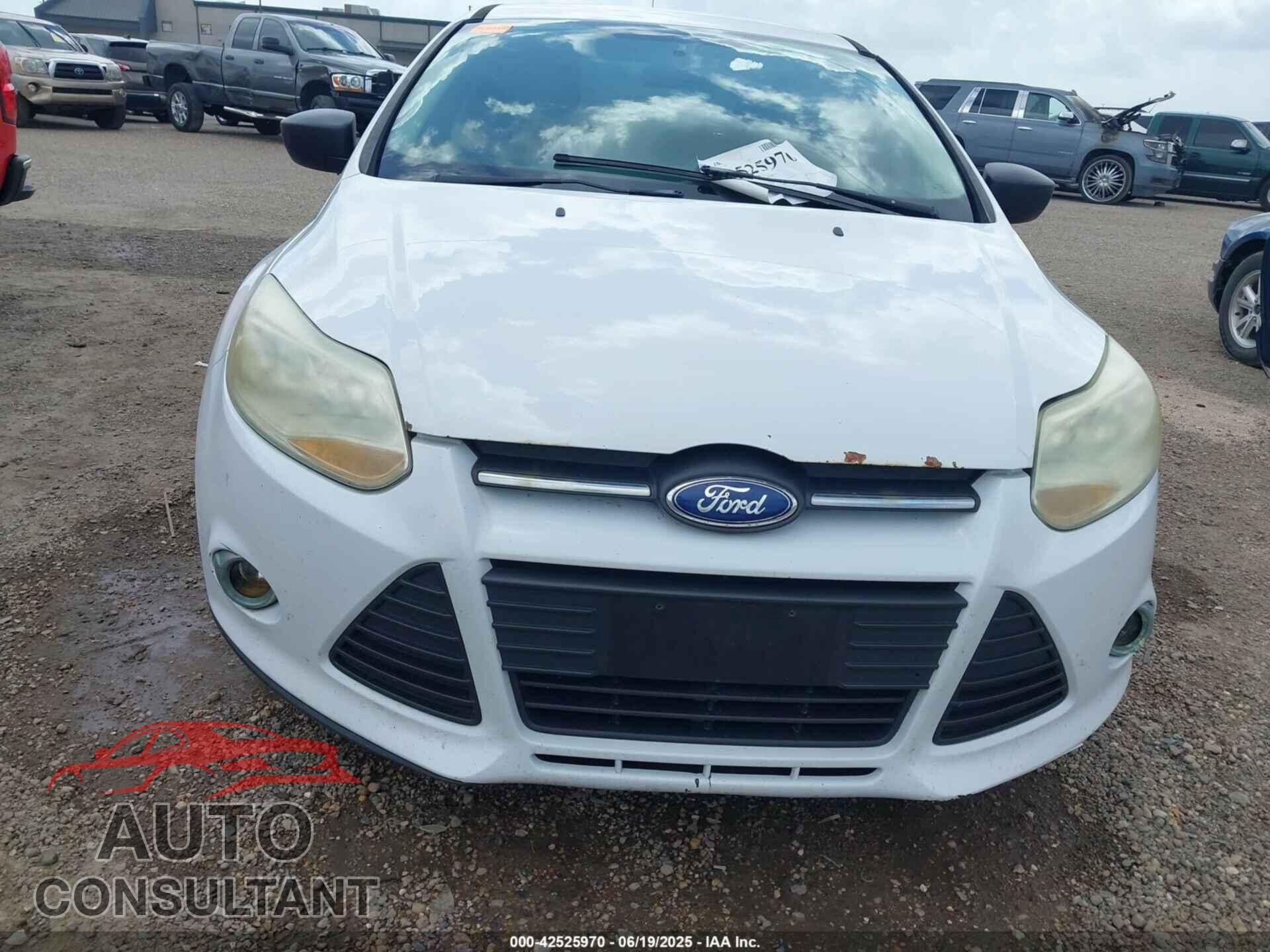FORD FOCUS 2014 - 1FADP3E28EL293764