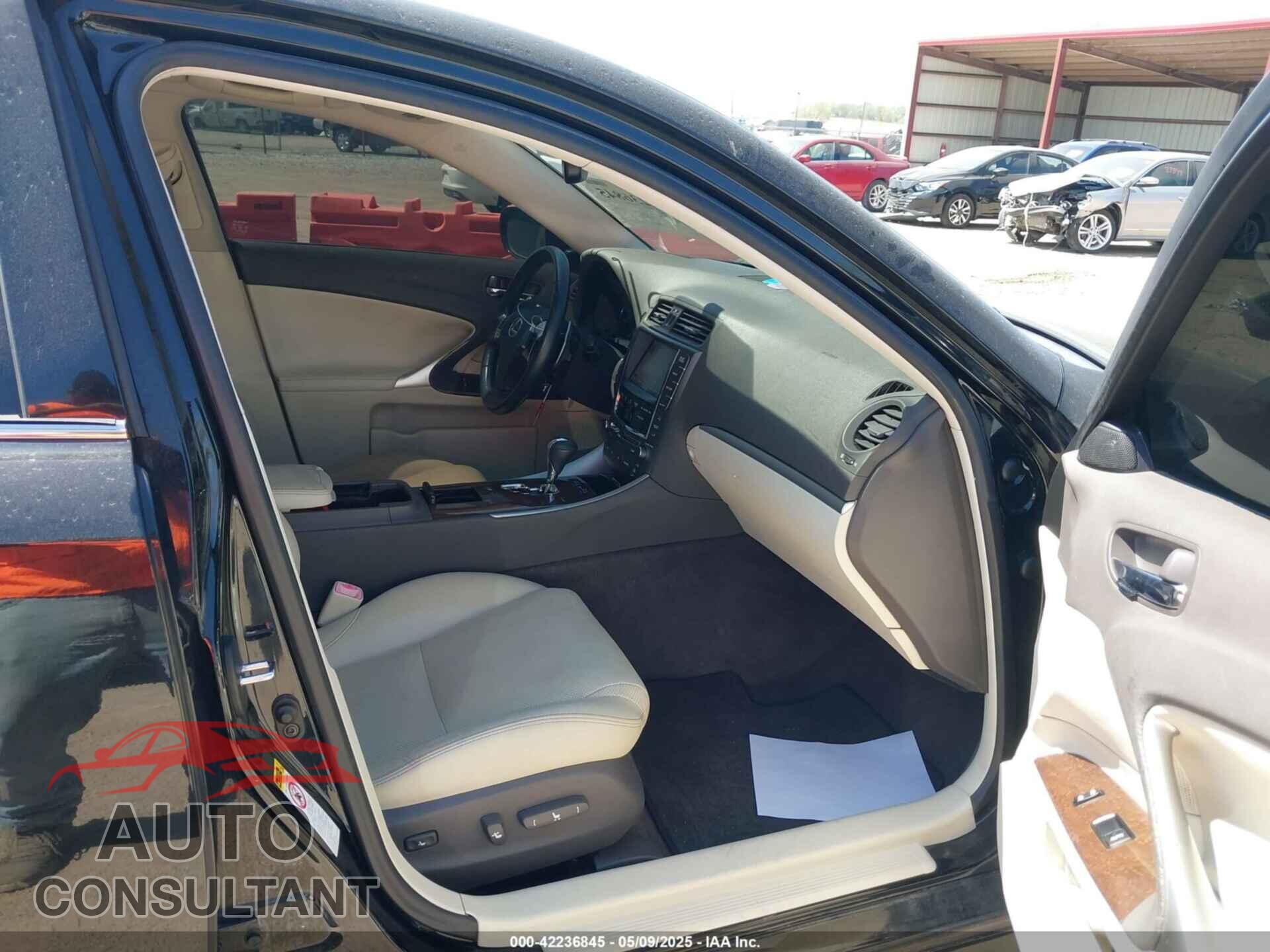 LEXUS IS 350 2011 - JTHBE5C29B5027237