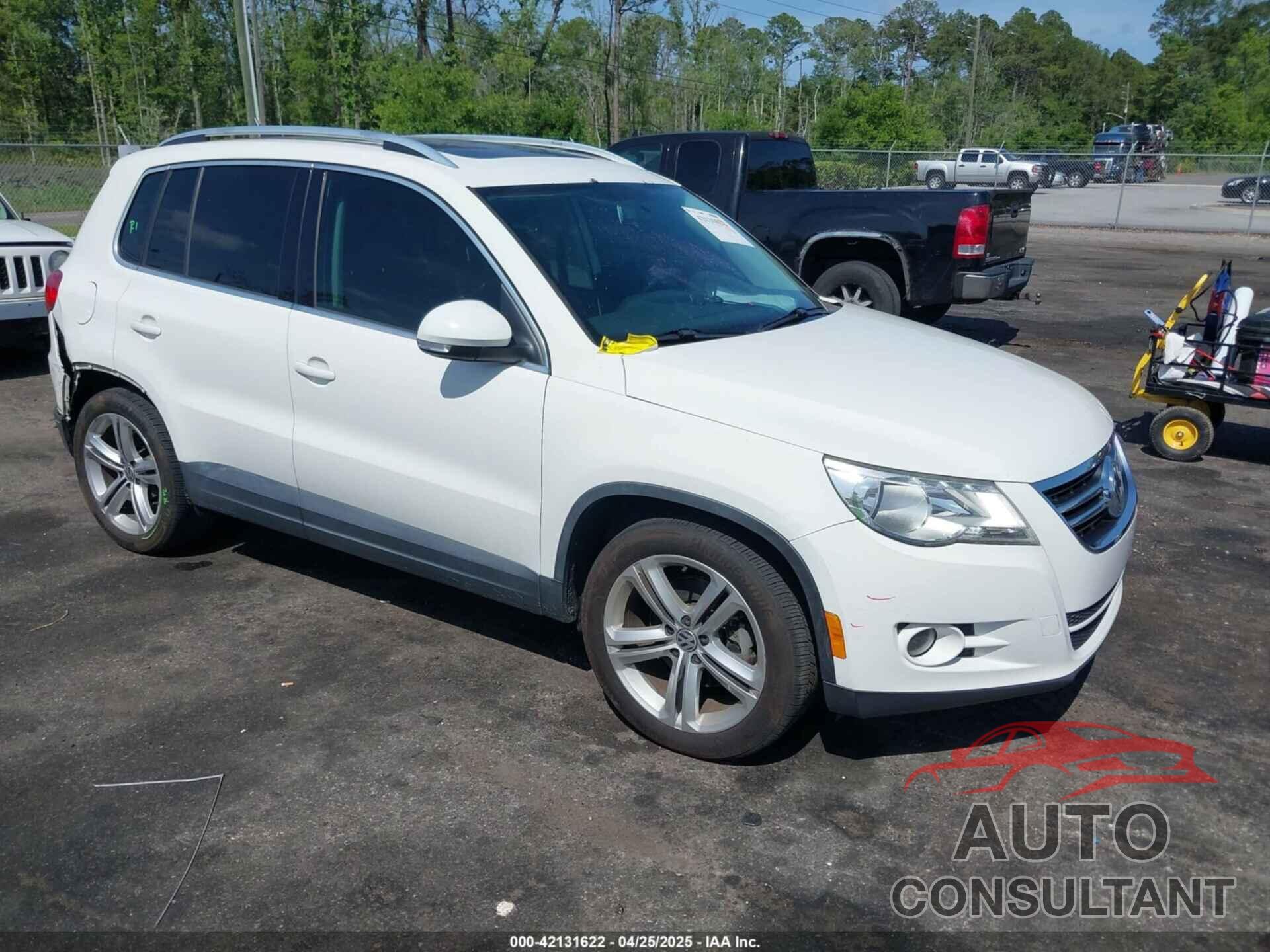 VOLKSWAGEN TIGUAN 2011 - WVGAV7AX5BW549683