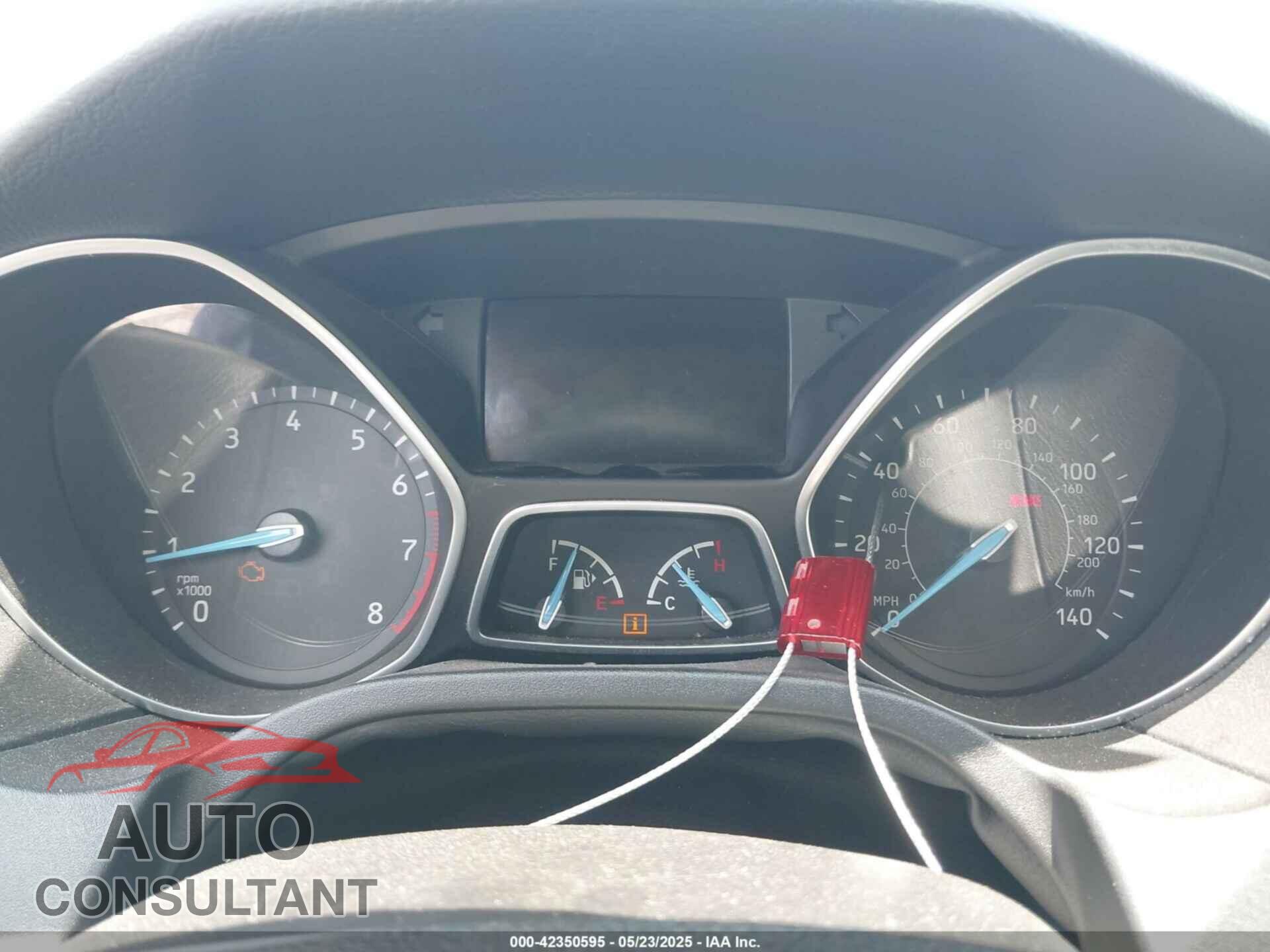FORD FOCUS 2017 - 1FADP3F29HL201418