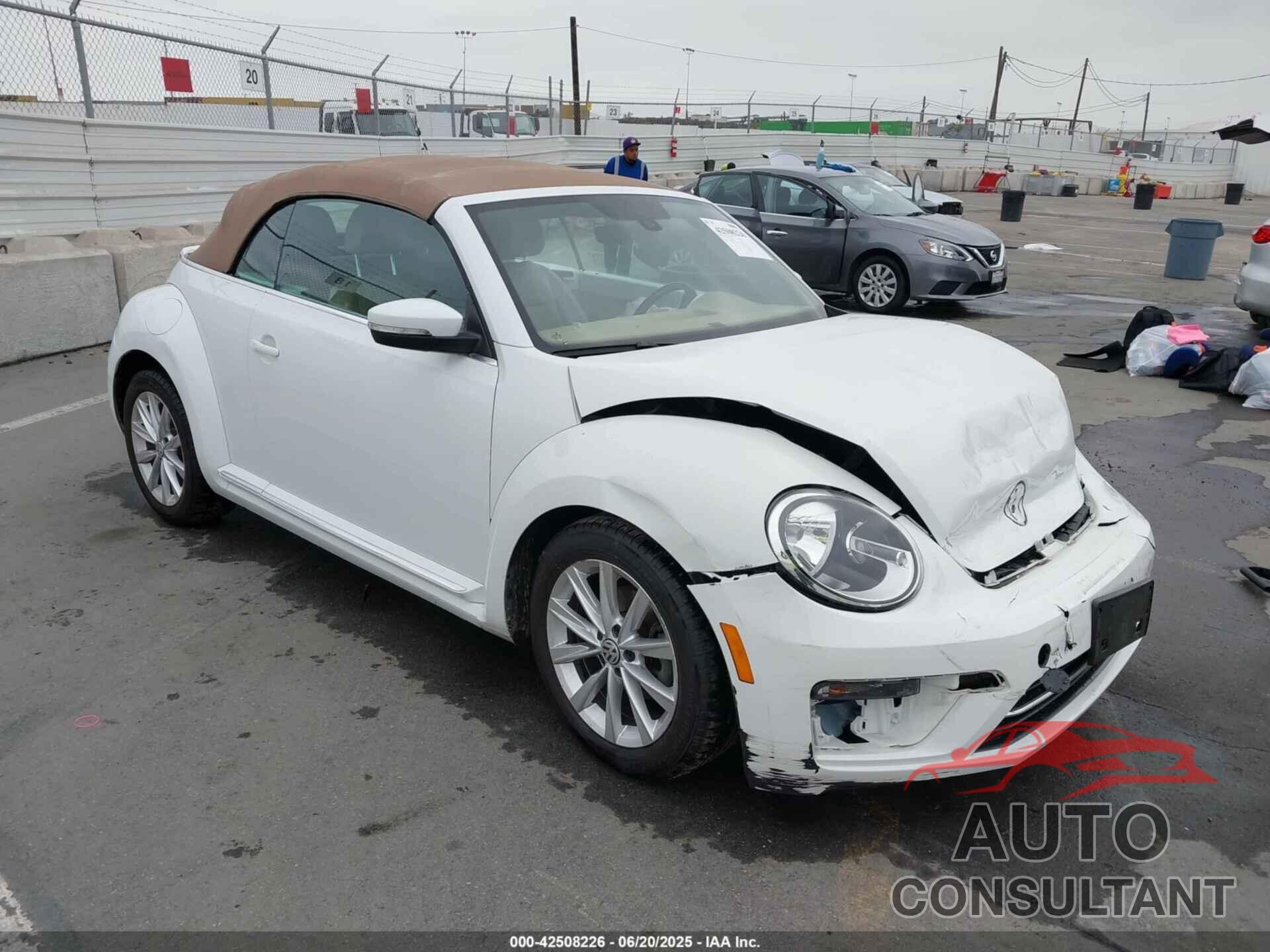 VOLKSWAGEN BEETLE 2017 - 3VW517AT2HM824057