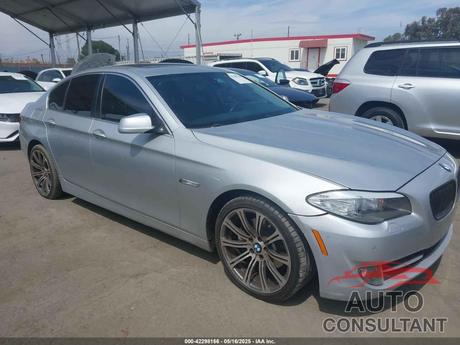 BMW 528I 2011 - WBAFR1C56BC738512