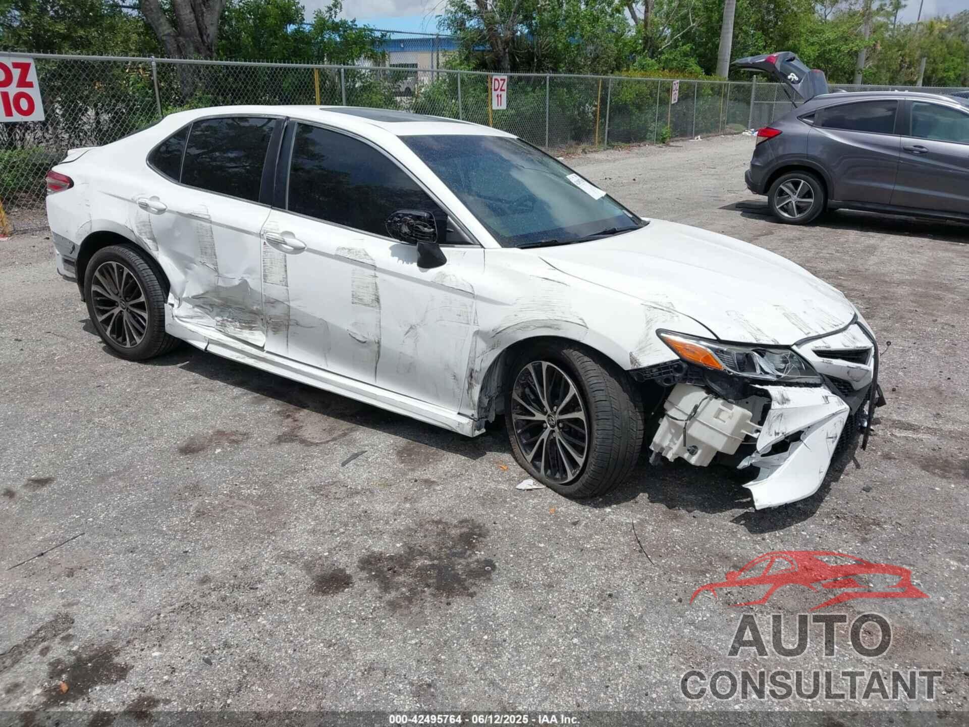 TOYOTA CAMRY 2018 - 4T1B11HK4JU129267
