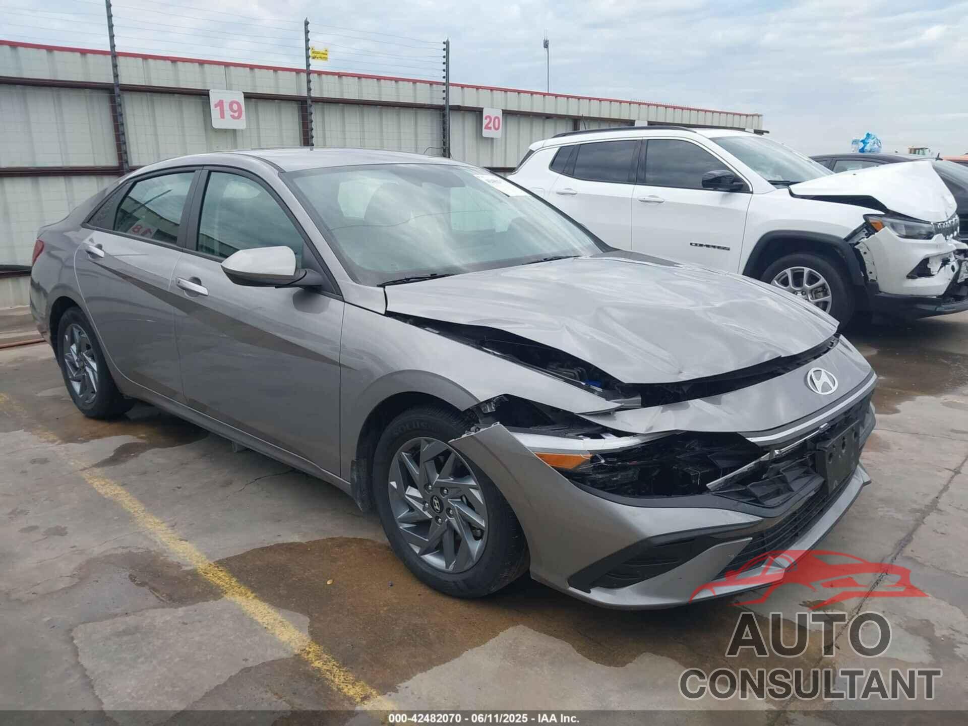 HYUNDAI ELANTRA 2024 - KMHLM4DG0RU815588
