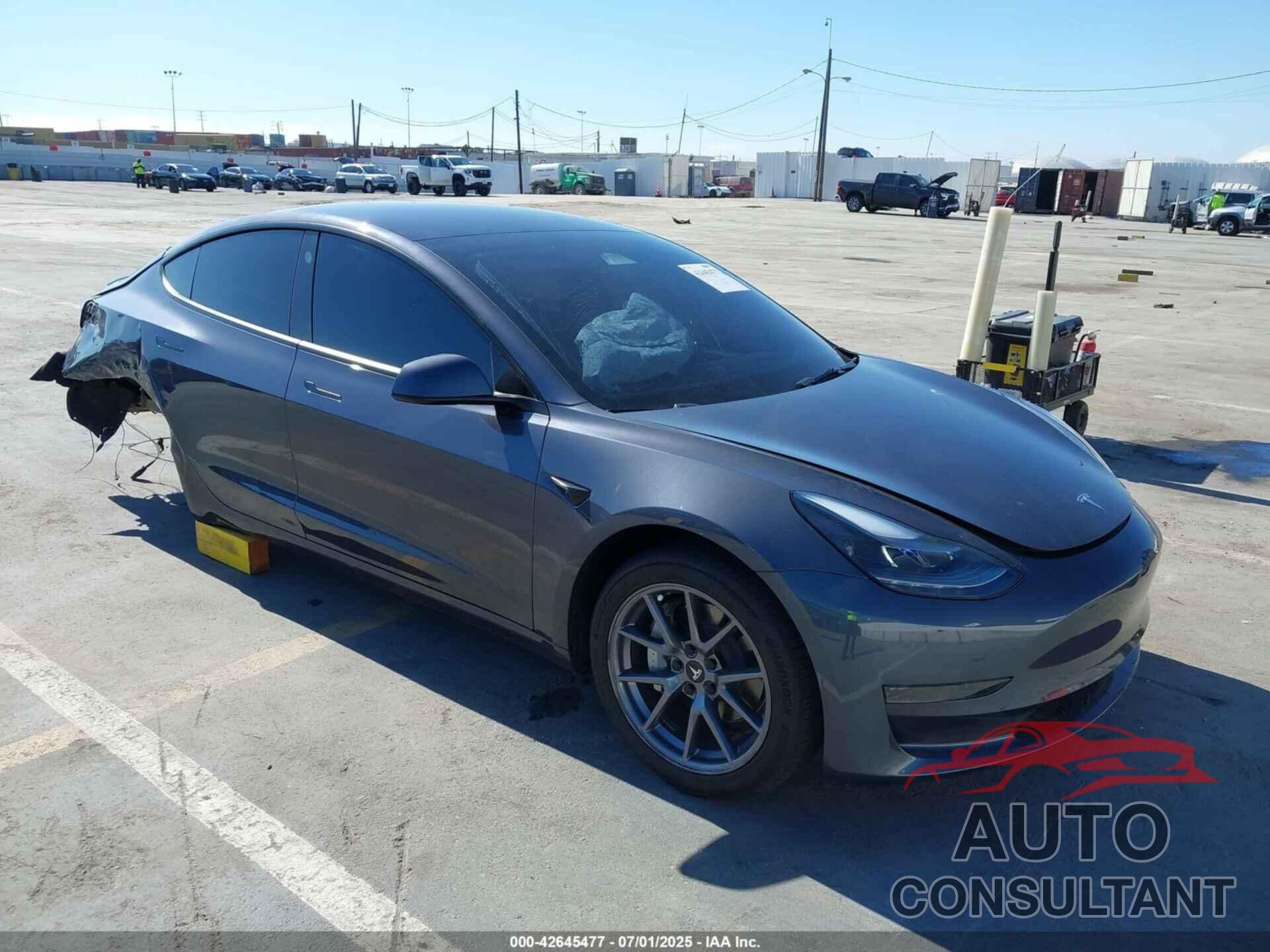 TESLA MODEL 3 2023 - 5YJ3E1EAXPF713571