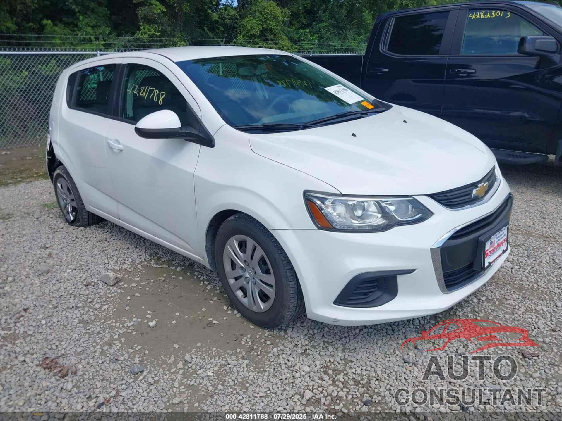 CHEVROLET SONIC 2017 - 1G1JG6SH5H4170809