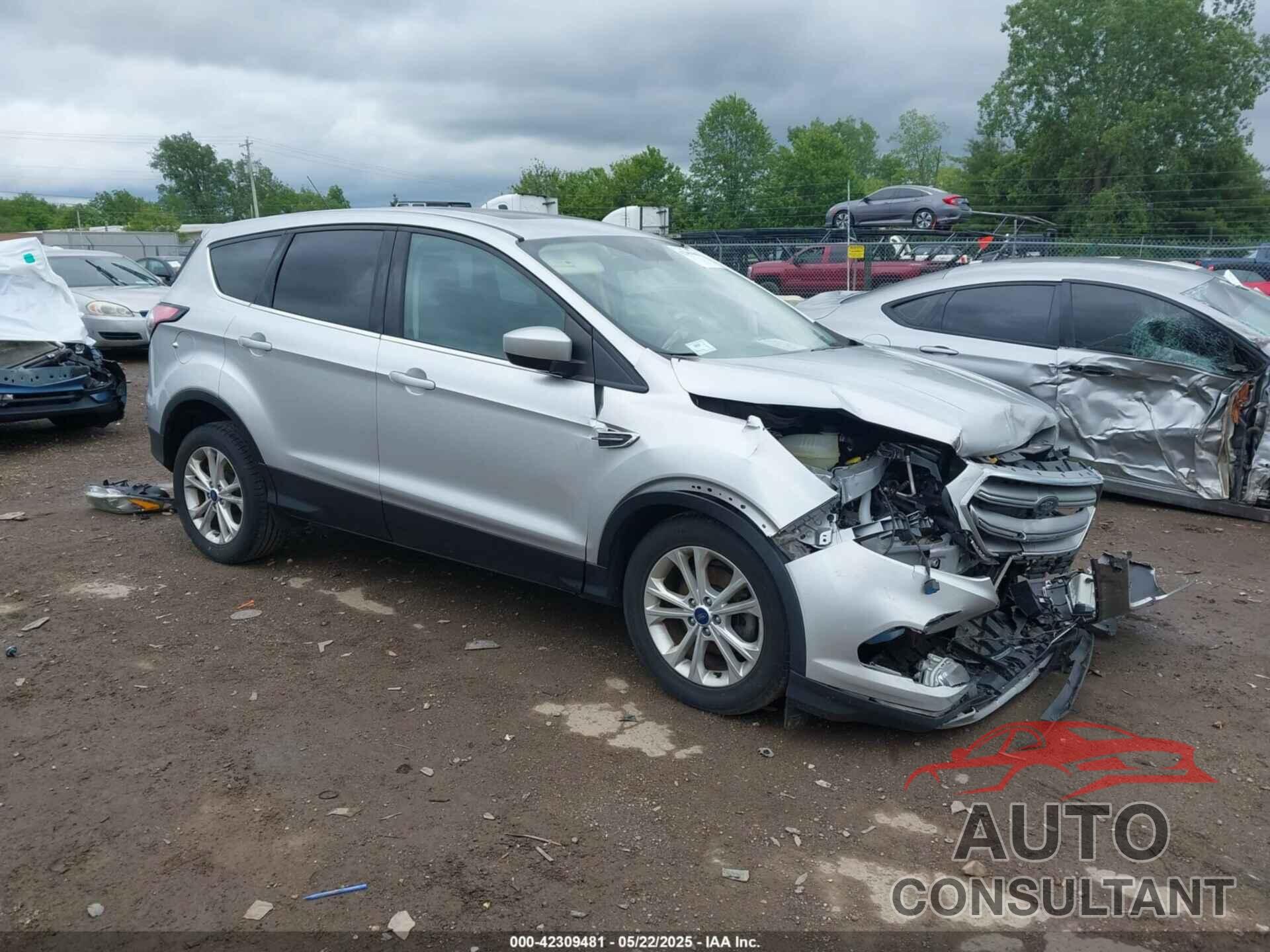 FORD ESCAPE 2017 - 1FMCU0GD8HUD85074