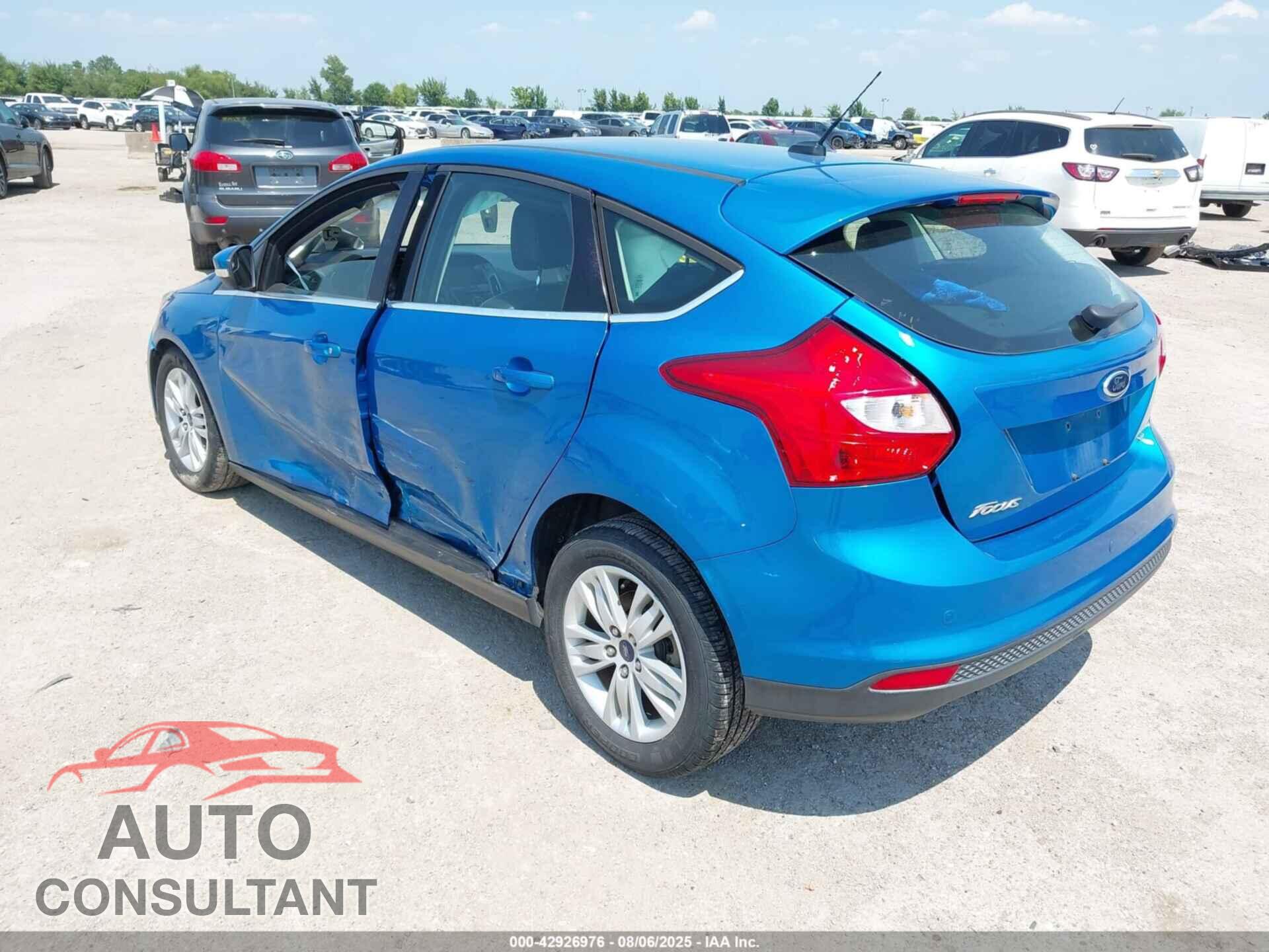 FORD FOCUS 2012 - 1FAHP3M26CL306107