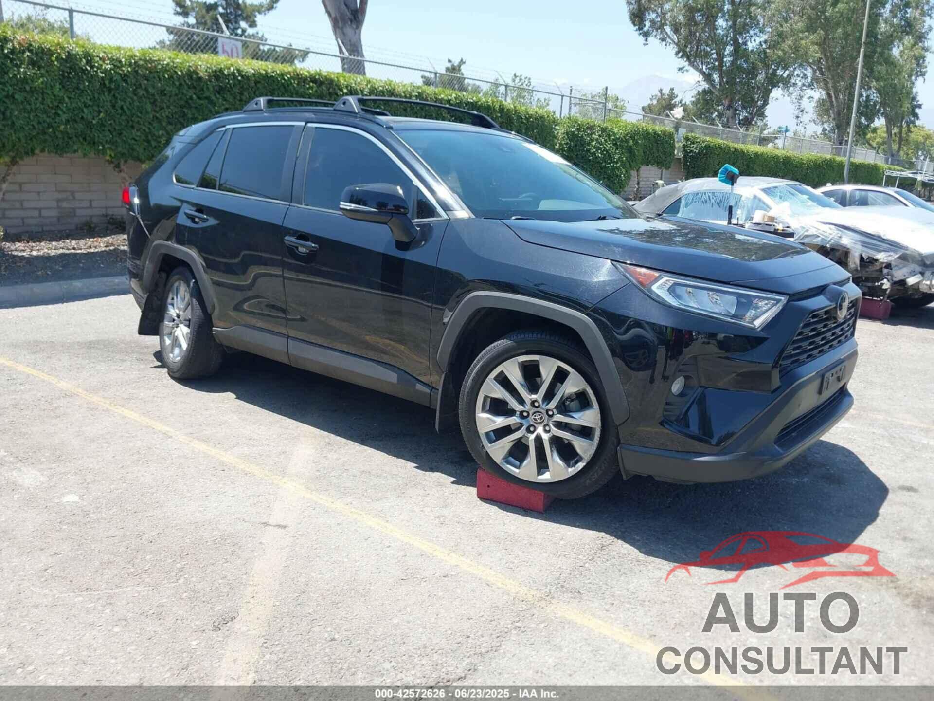 TOYOTA RAV4 2021 - 2T3C1RFV8MC137207