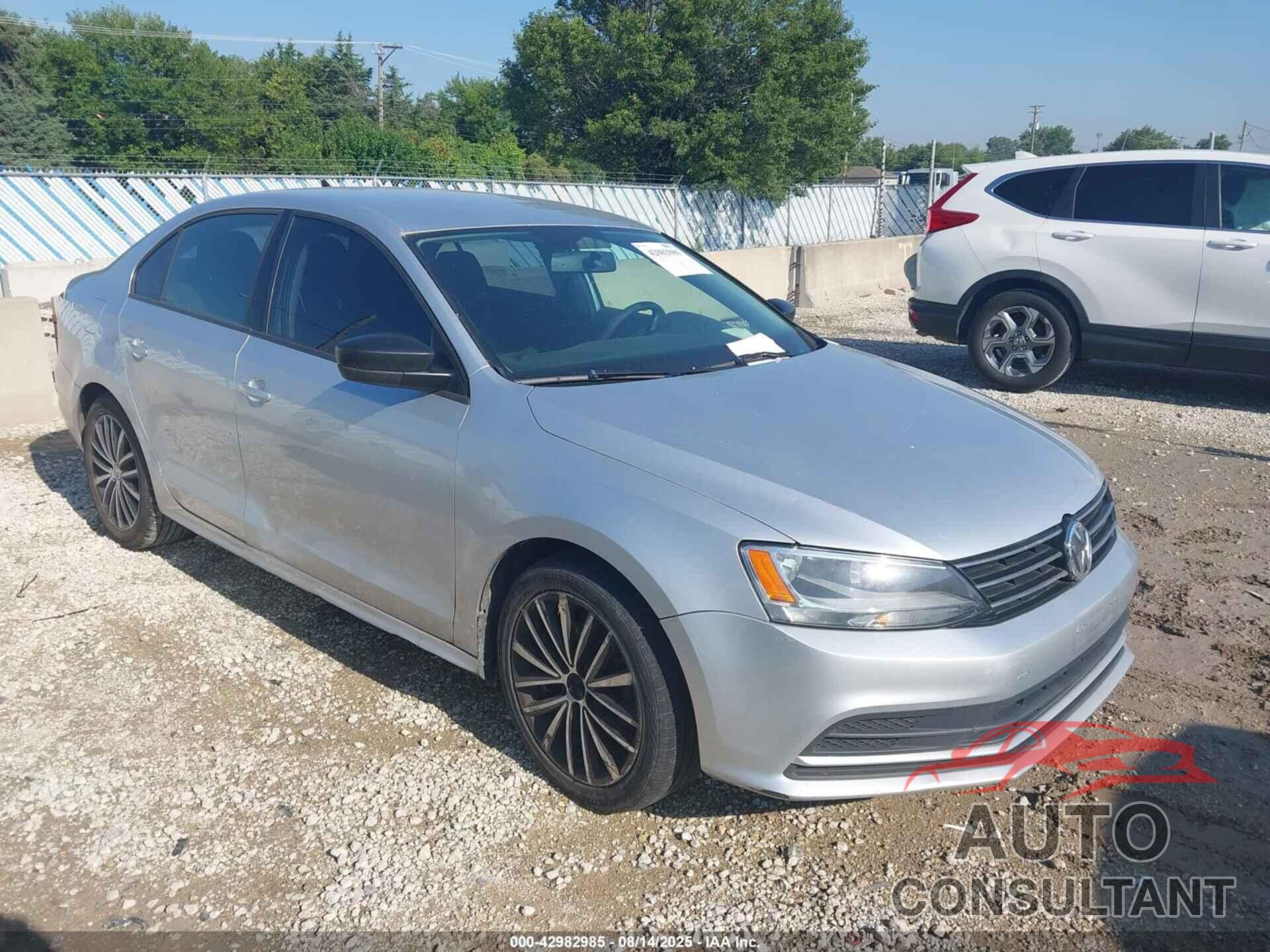 VOLKSWAGEN JETTA 2015 - 3VWD17AJ4FM240265