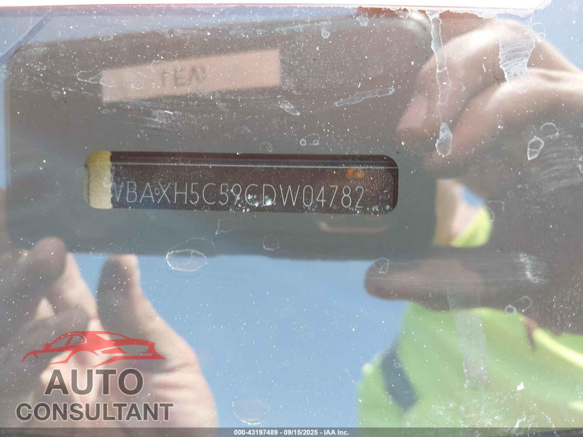 BMW 528I 2012 - WBAXH5C59CDW04782