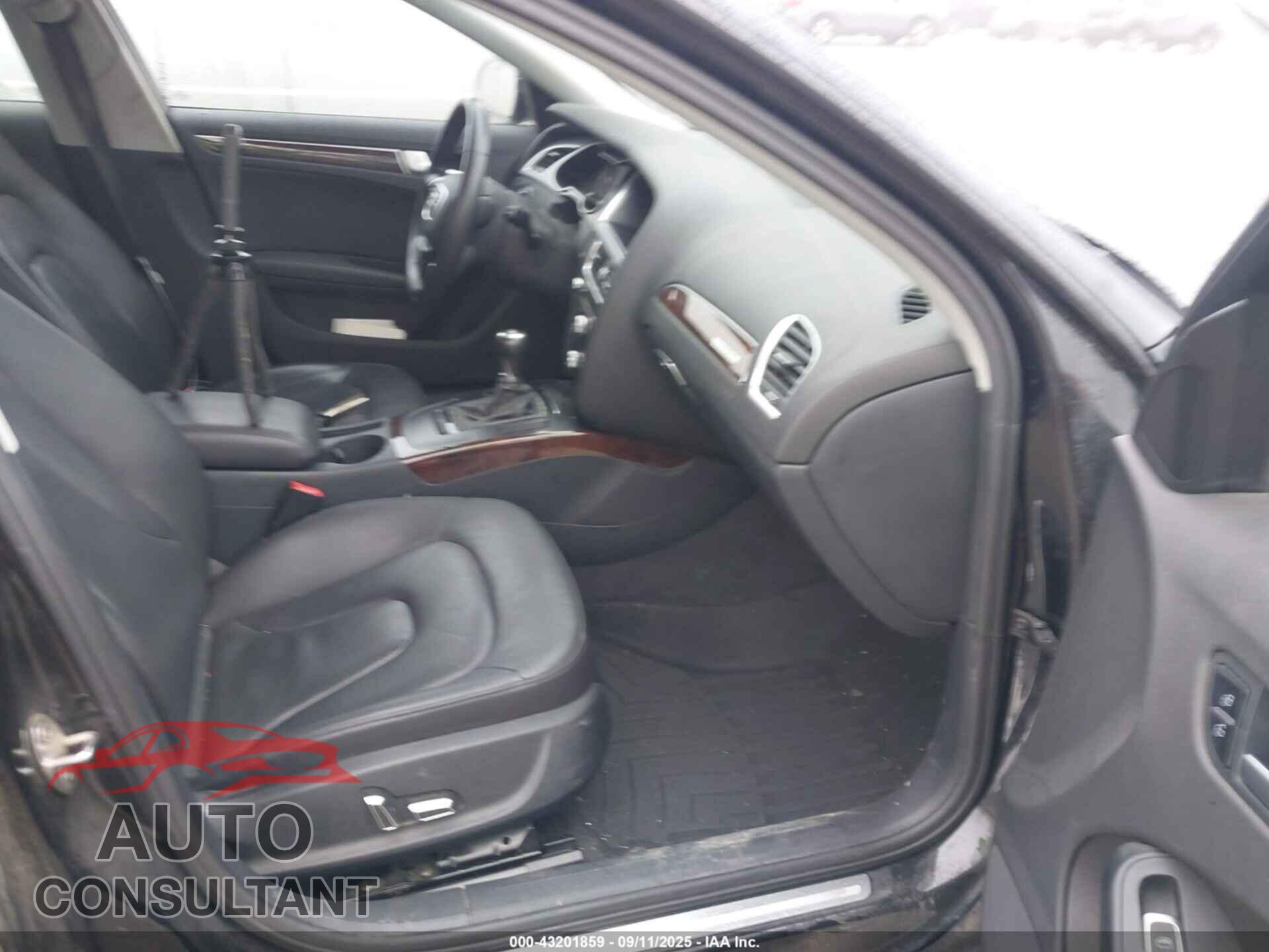 AUDI A4 2013 - WAUDFAFL4DA183472