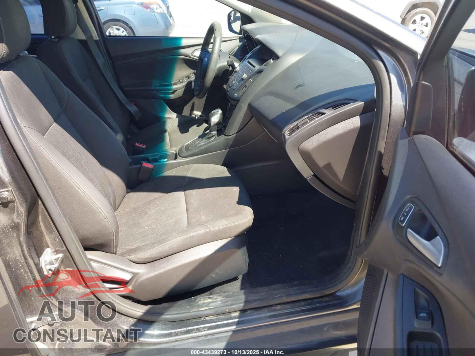 FORD FOCUS 2015 - 1FADP3F23FL210287